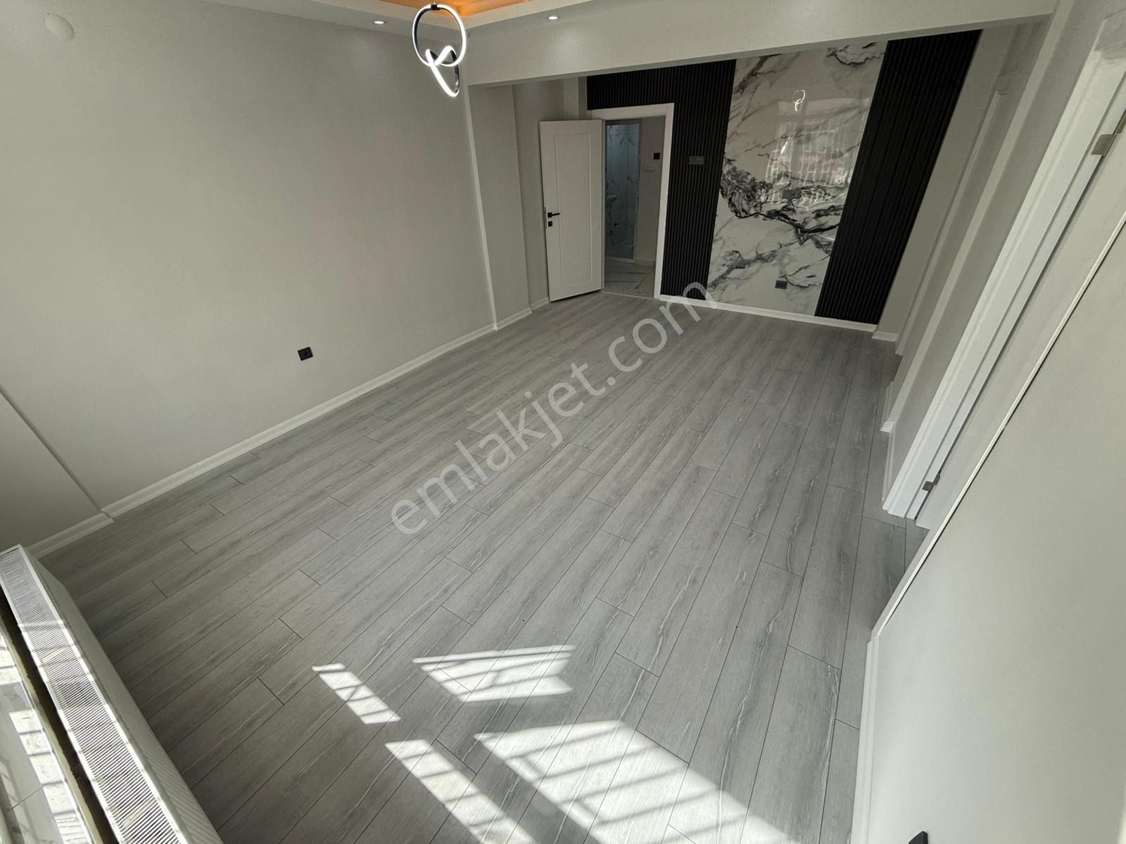 Kariyerden Tepebaşında Merkezde Ultra Yapılı Yüksek Giriş 3+1 Daire - Görsel 3