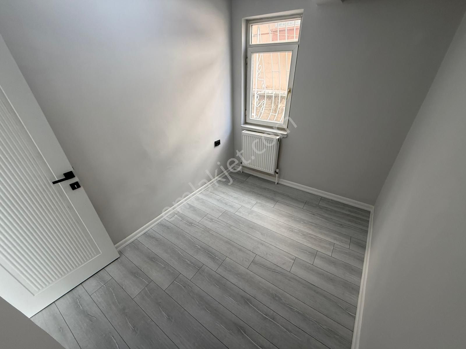 Kariyerden Tepebaşında Merkezde Ultra Yapılı Yüksek Giriş 3+1 Daire - Görsel 11