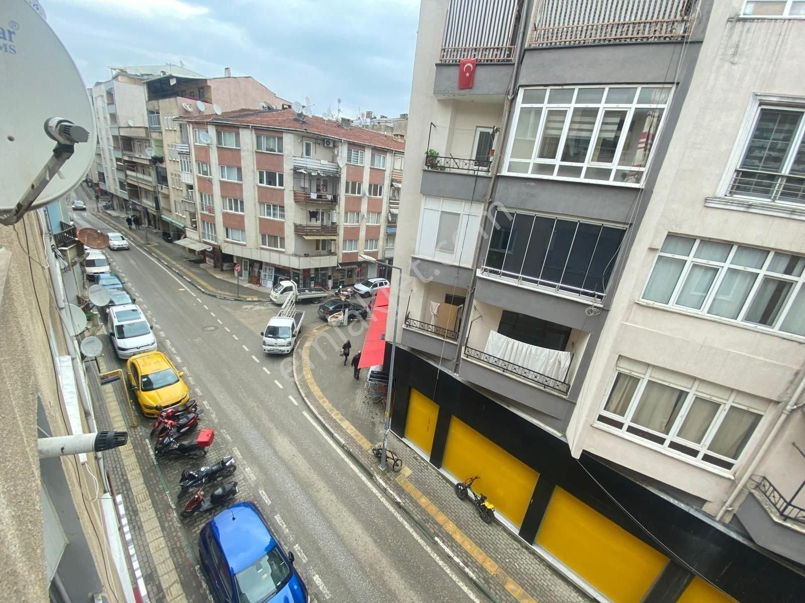 Bursa Orhangazi Arapzade Mahallesi Çarşı Merkezde Satılık 2+1 Daire