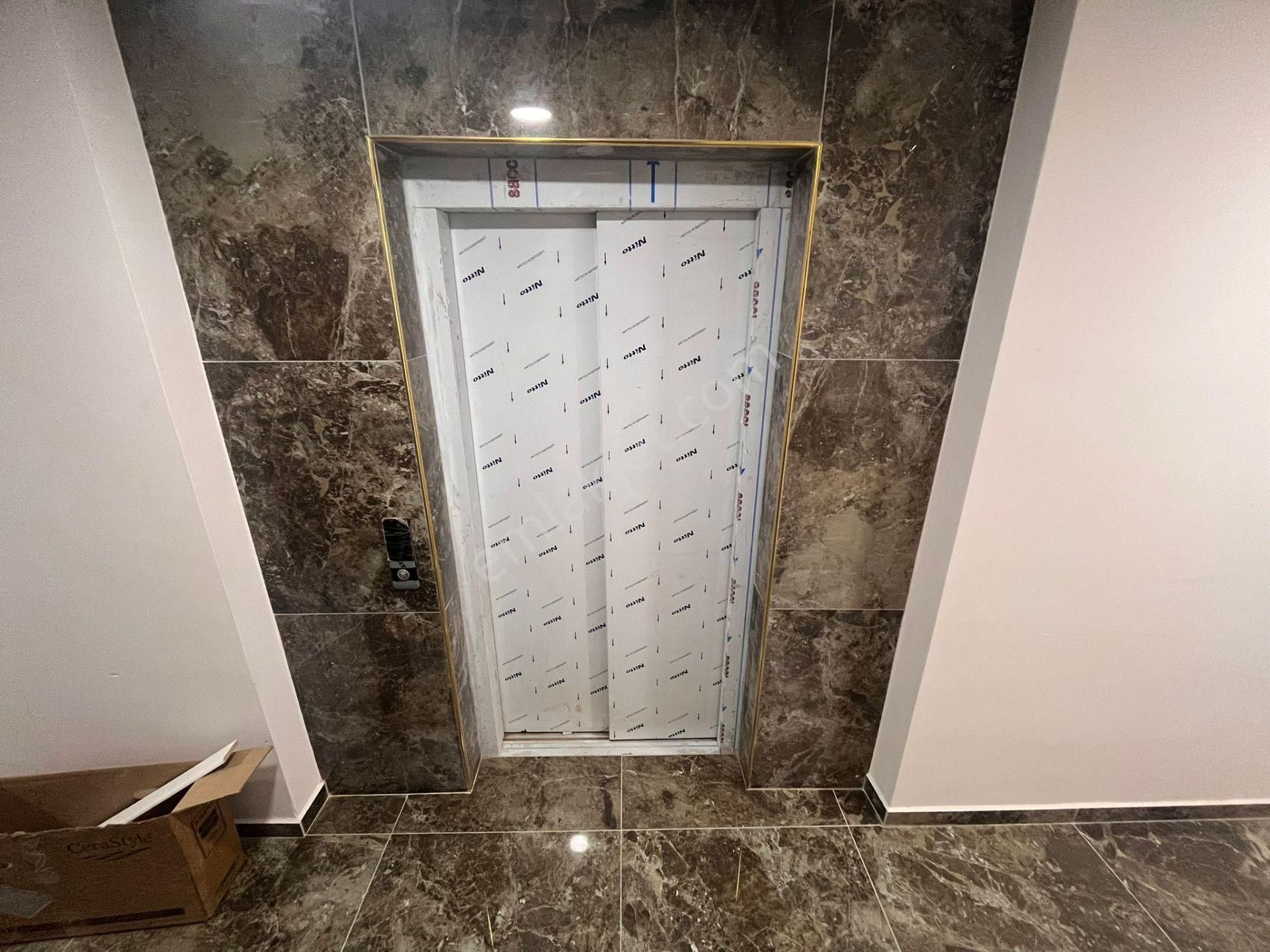 Yükselden Edremitte Kapalı Otoparklı Ara Kat Ultra Lüx 1+1 Satılık Daire - Görsel 18