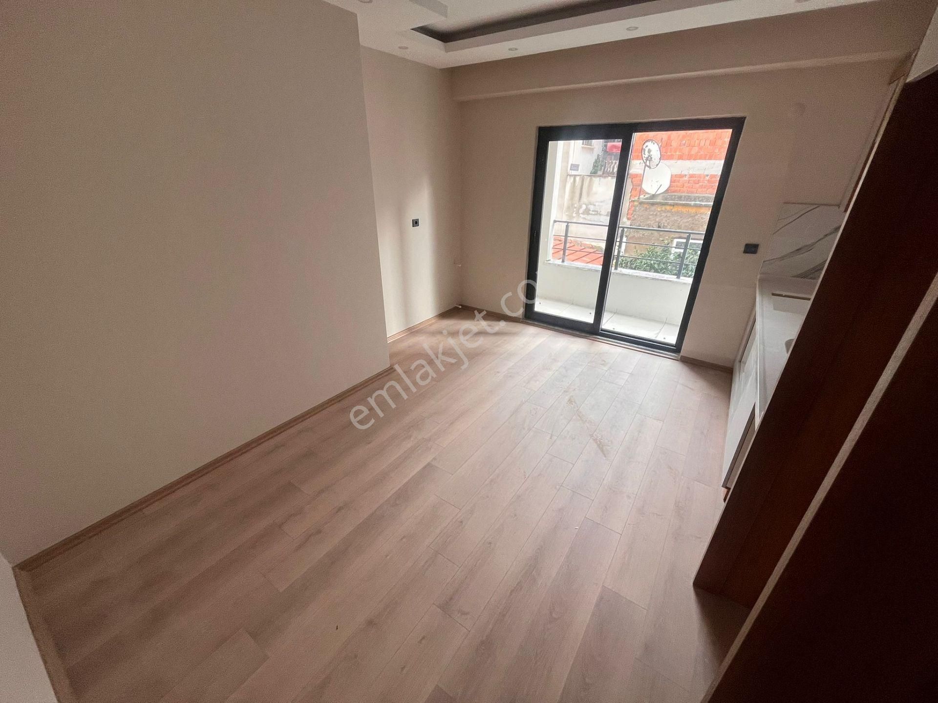 Yükselden Edremitte Kapalı Otoparklı Ara Kat Ultra Lüx 1+1 Satılık Daire - Görsel 5