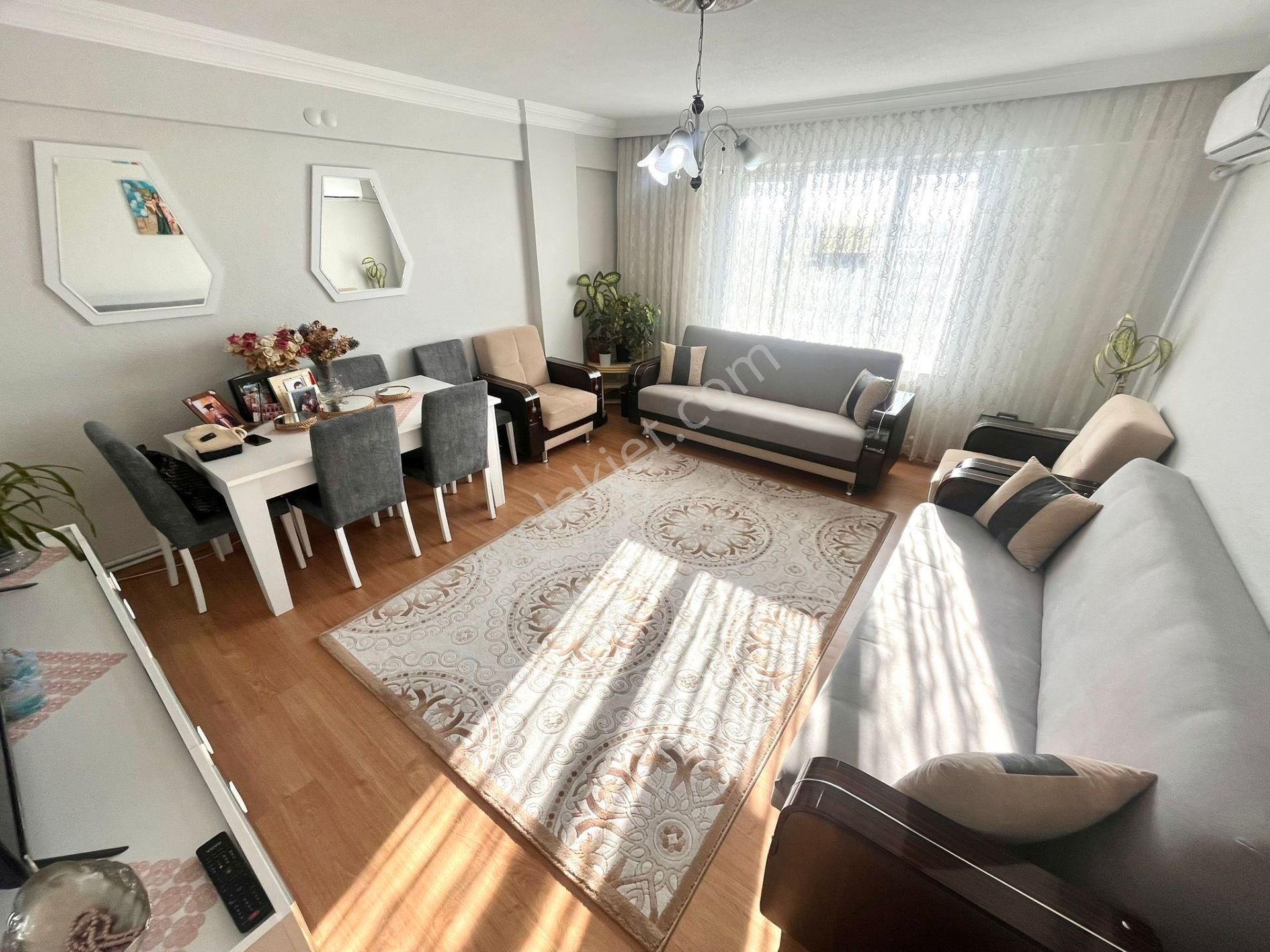 Yüksel'den Edremit'te Kapalı Mutfak Geniş M2 Cam Balkonlu 3+1 Satılık Daire - Görsel 3