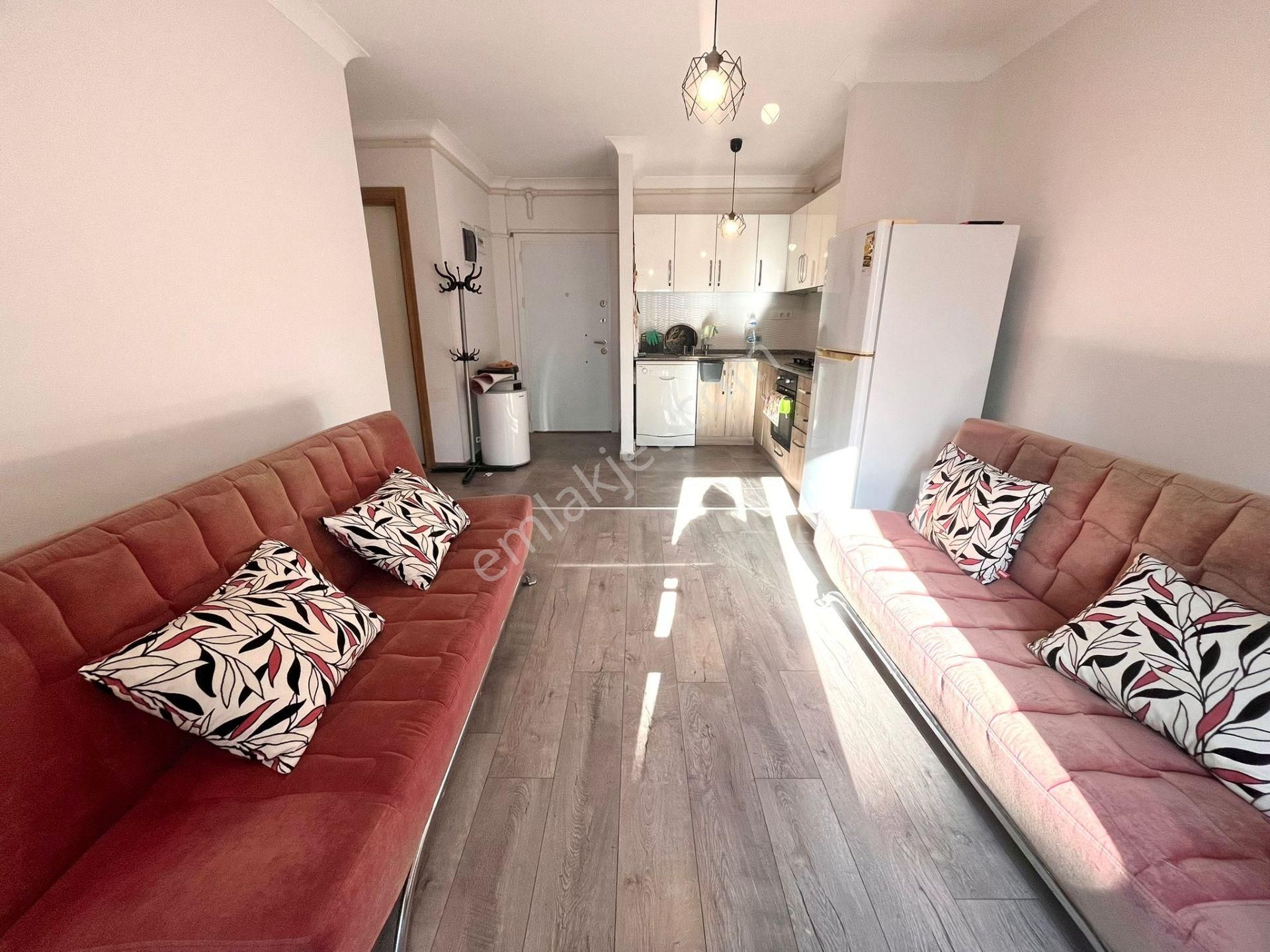 Yetkisi Yüksel'den Kadıköy'de Eşyalı Doğalgazlı Havuzlu 1+1 Satılık Daire - Görsel 5