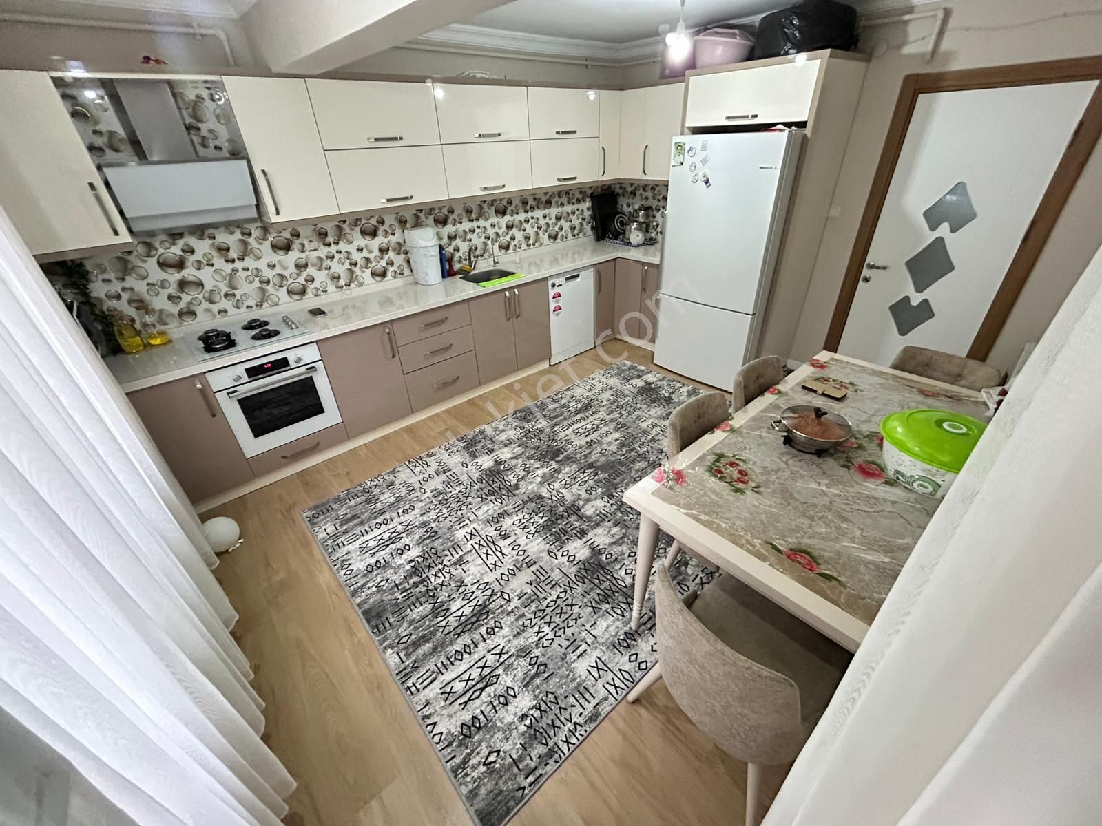 Yüksel'den Kadıköy'de Kapalı Mutfak Çift Banyo Çift Balkon 3+1 Satılık Daire - Görsel 3