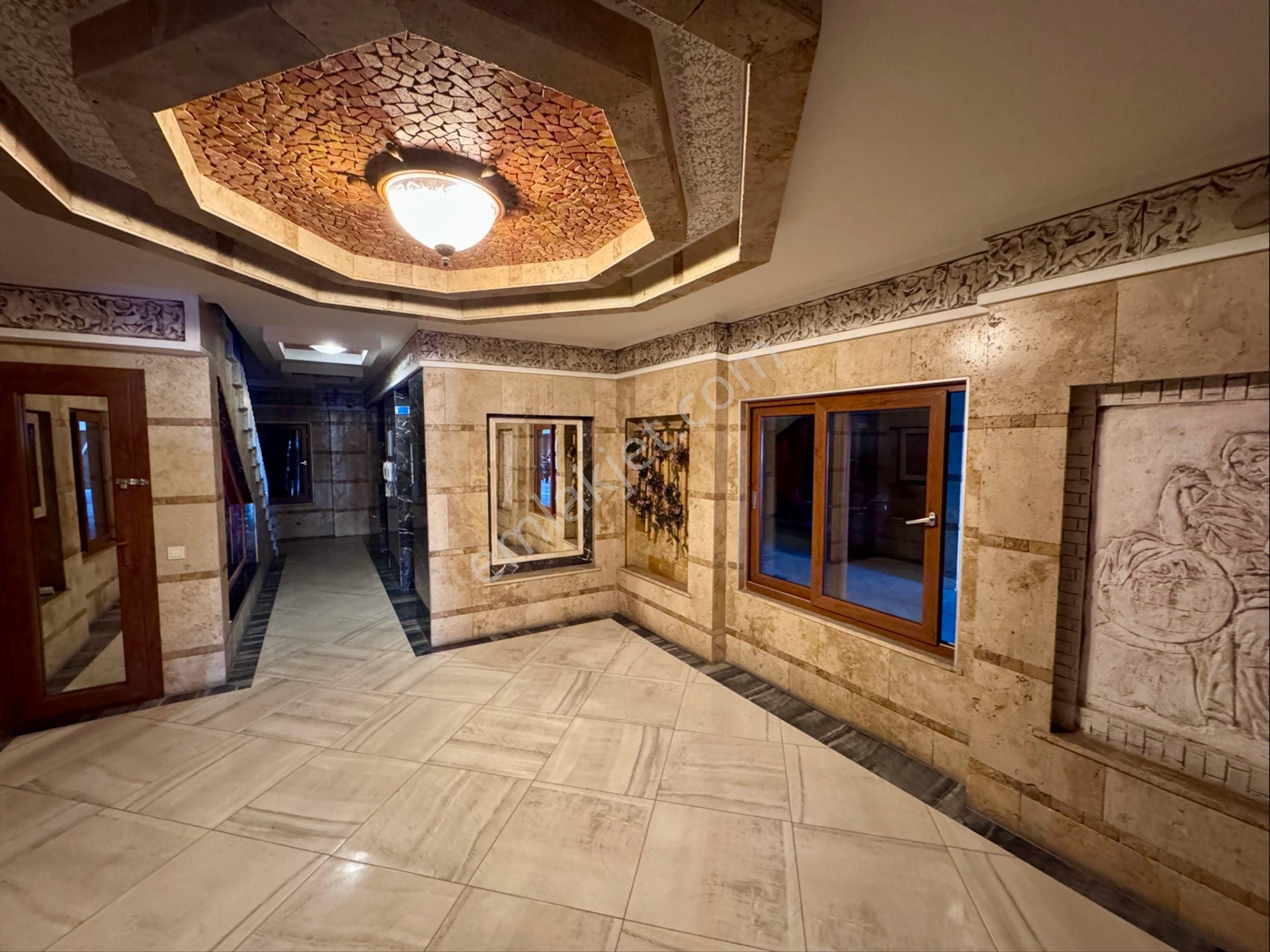 Kuşadası Ege Mahallesi Trend Royal 2 De Bahçe Katı 2+1 Daire - Görsel 34