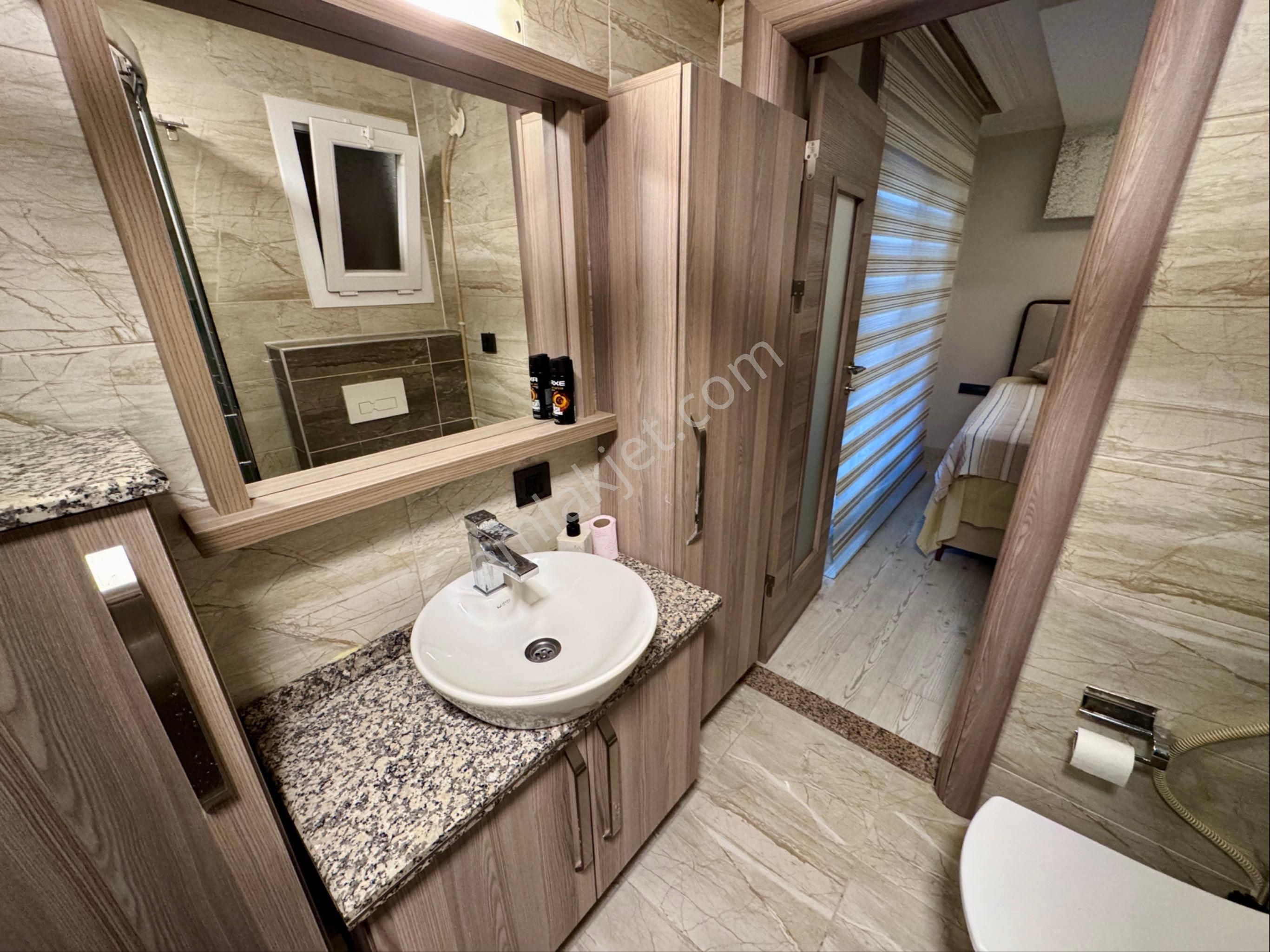 Kuşadası Ege Mahallesi Trend Royal 2 De Bahçe Katı 2+1 Daire - Görsel 17