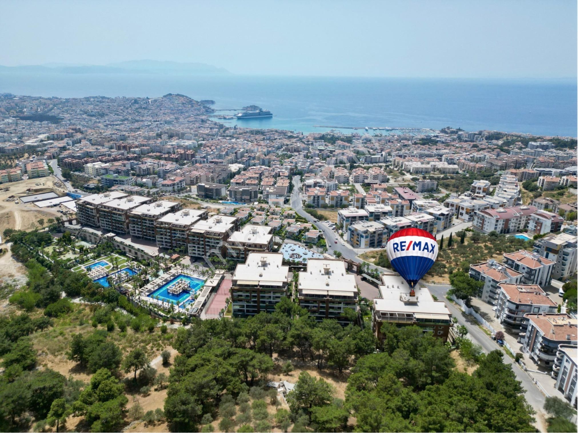 Kuşadası Ege Mahallesi Trend Royal 2 De Bahçe Katı 2+1 Daire - Görsel 2