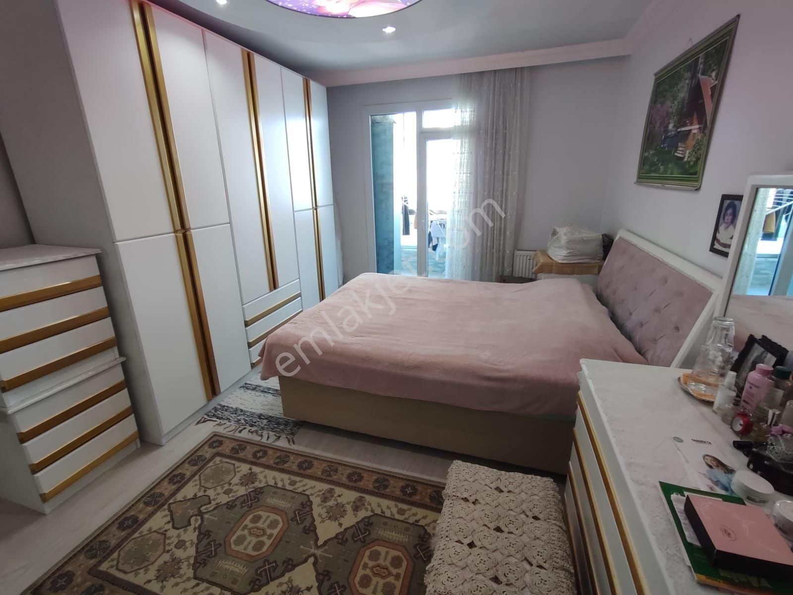 Edremit Kadıköy'de Site İçerisinde Ara Kat Kapalı - Görsel 17