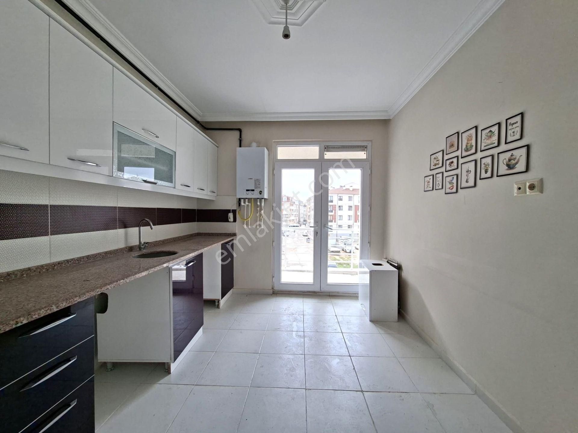 Recep Ümit'ten Esenli Caddesi Yakınında Satılık 2+1 Asansörlü Arakat Geniş Lux Daire - Görsel 10