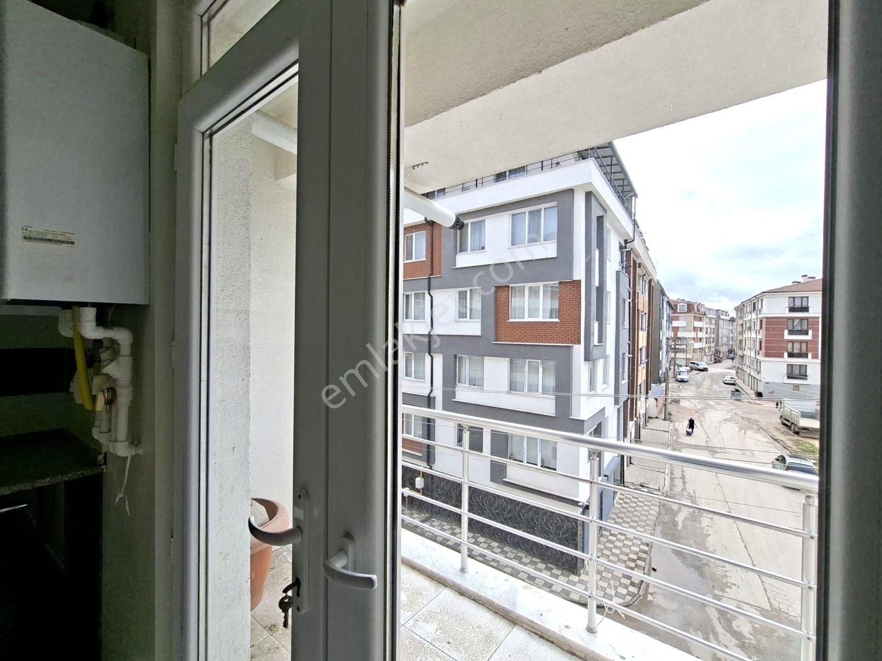 Recep Ümit'ten Esenli Caddesi Yakınında Satılık 2+1 Asansörlü Arakat Geniş Lux Daire - Görsel 11