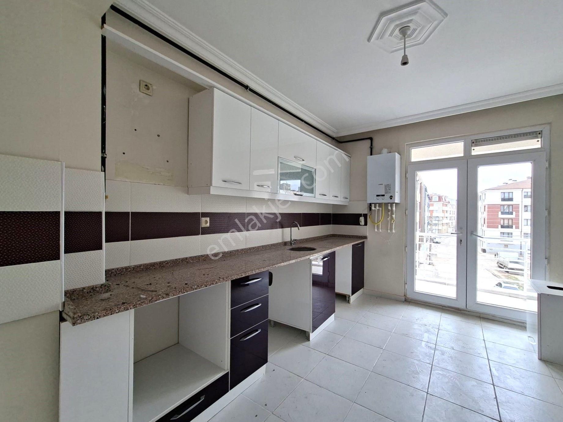 Recep Ümit'ten Esenli Caddesi Yakınında Satılık 2+1 Asansörlü Arakat Geniş Lux Daire - Görsel 5