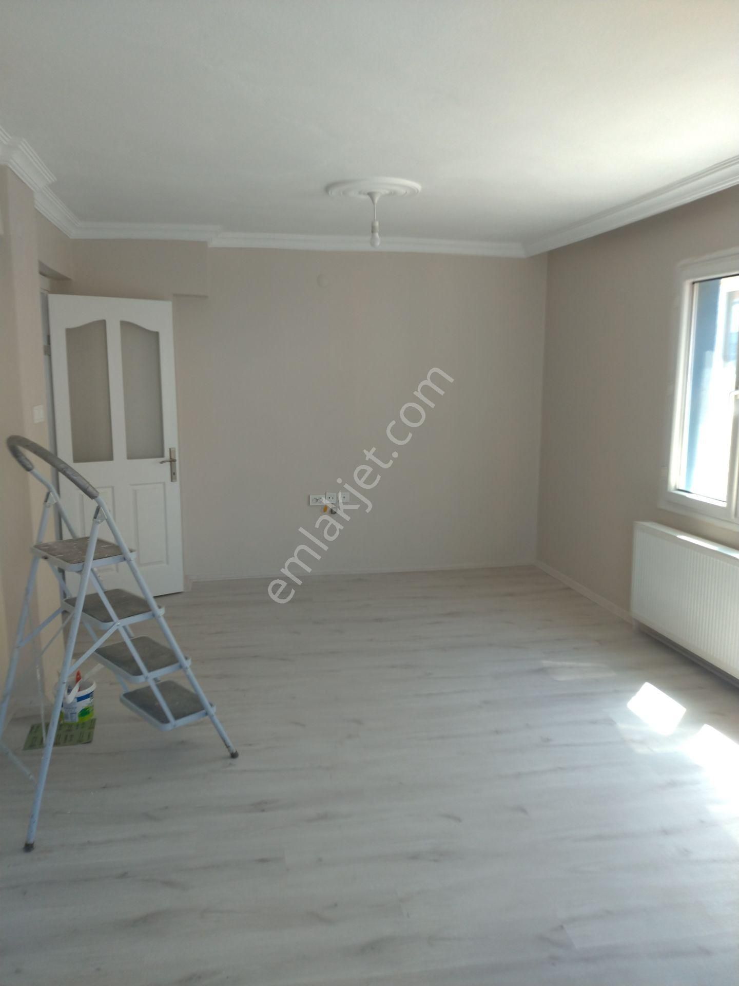 Menemen Esatpaşa Mahallesinde Lise Yolunda Kiralık 3+1 Daire - Görsel 3