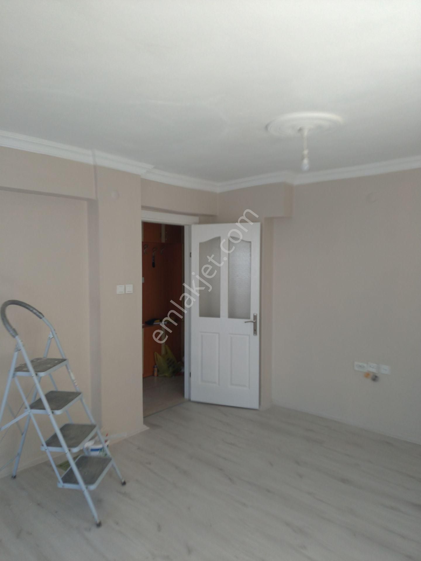 Menemen Esatpaşa Mahallesinde Lise Yolunda Kiralık 3+1 Daire - Görsel 4