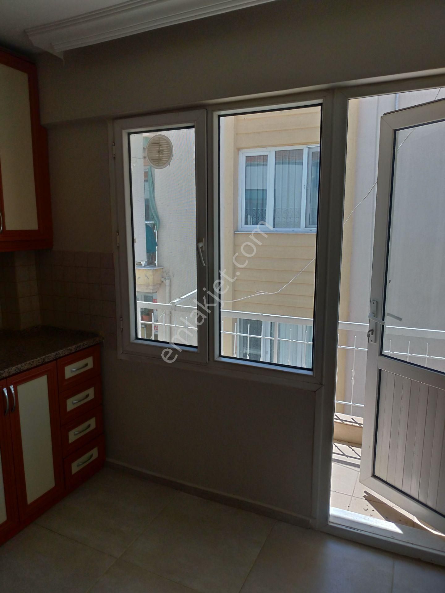 Menemen Esatpaşa Mahallesinde Lise Yolunda Kiralık 3+1 Daire - Görsel 24