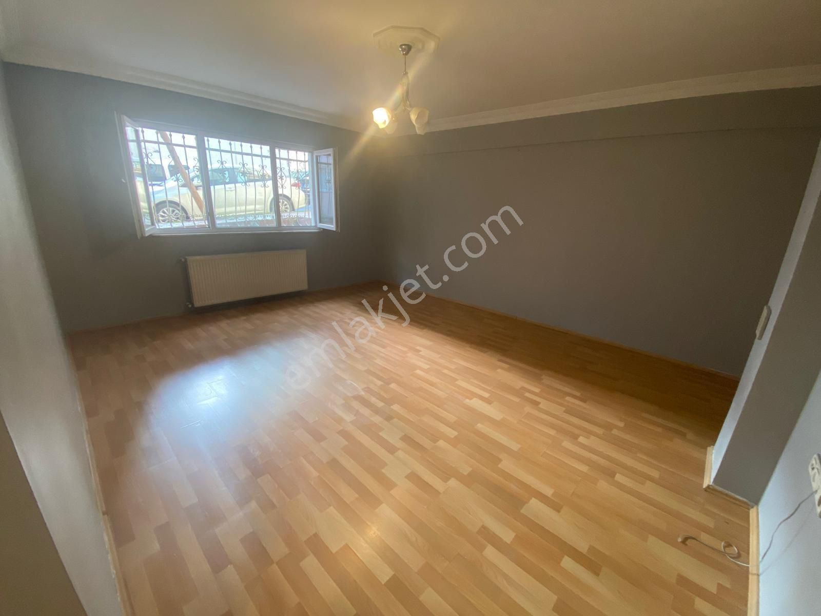 Tevfikbey De Yeni Bina Otoparklı Bahçe Kat