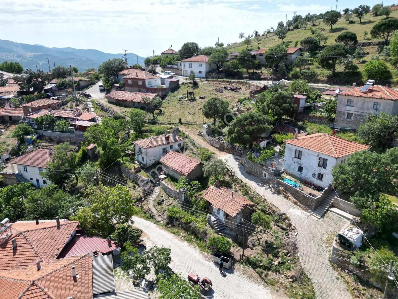 Onmax Burhaniye Kırtık Mahallesi Satılık 177 M2 Arsa Ve Köy Evi - Görsel 5