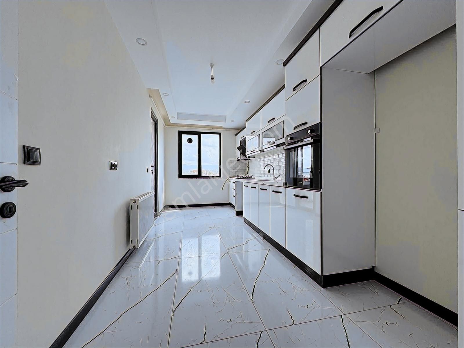 Onmax Burhaniye Merkez'de Satılık Sıfır 2+1 100 M2 Ara Kat Daire - Görsel 13