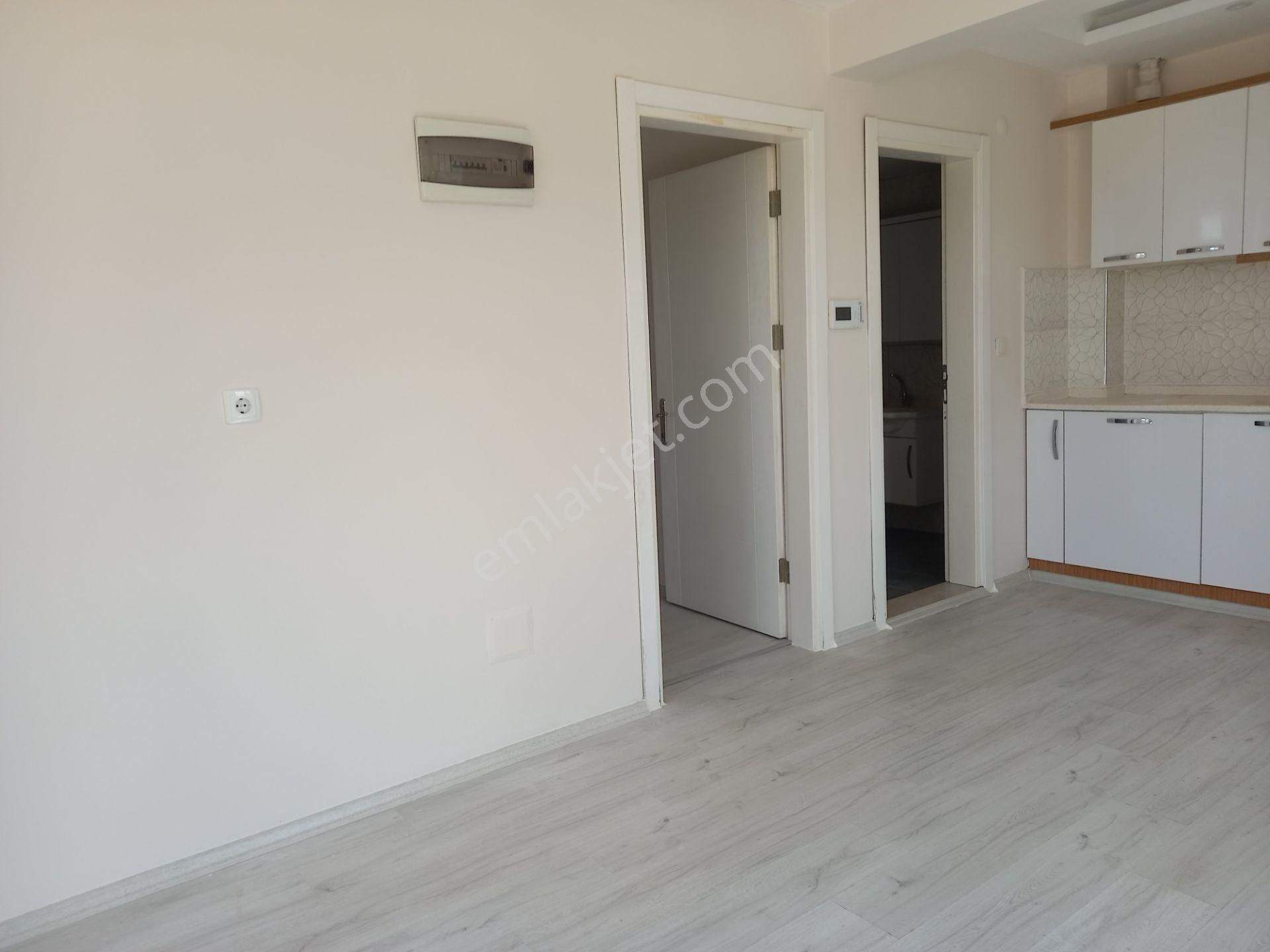 Dönertaş Emlaktan Sümerde Site İçinde Balkonlu Köşe Daire - Görsel 18