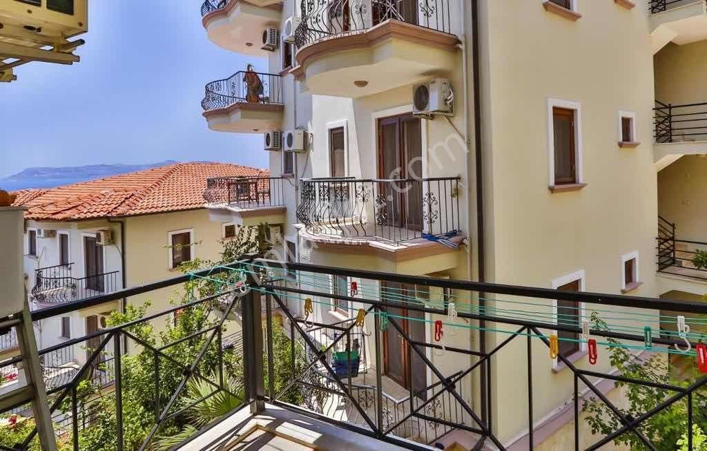 Kaş Merkezde Deniz Manzaralı Geniş 2+1 Daire - Görsel 13