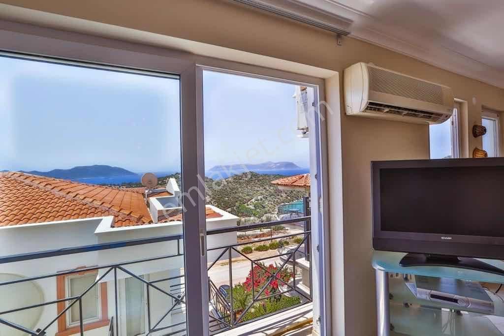 Kaş Merkezde Deniz Manzaralı Geniş 2+1 Daire - Görsel 3