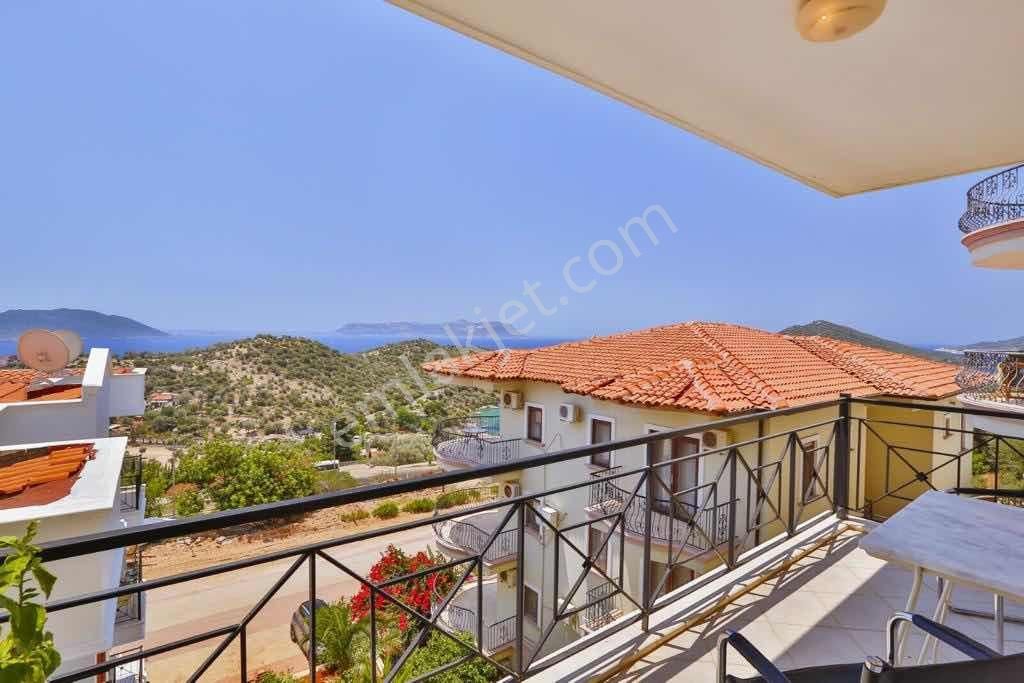 Kaş Merkezde Deniz Manzaralı Geniş 2+1 Daire - Görsel 9