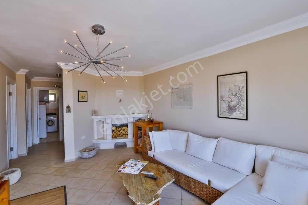 Kaş Merkezde Deniz Manzaralı Geniş 2+1 Daire - Görsel 11