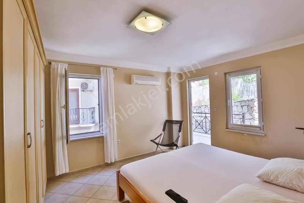 Kaş Merkezde Deniz Manzaralı Geniş 2+1 Daire - Görsel 7