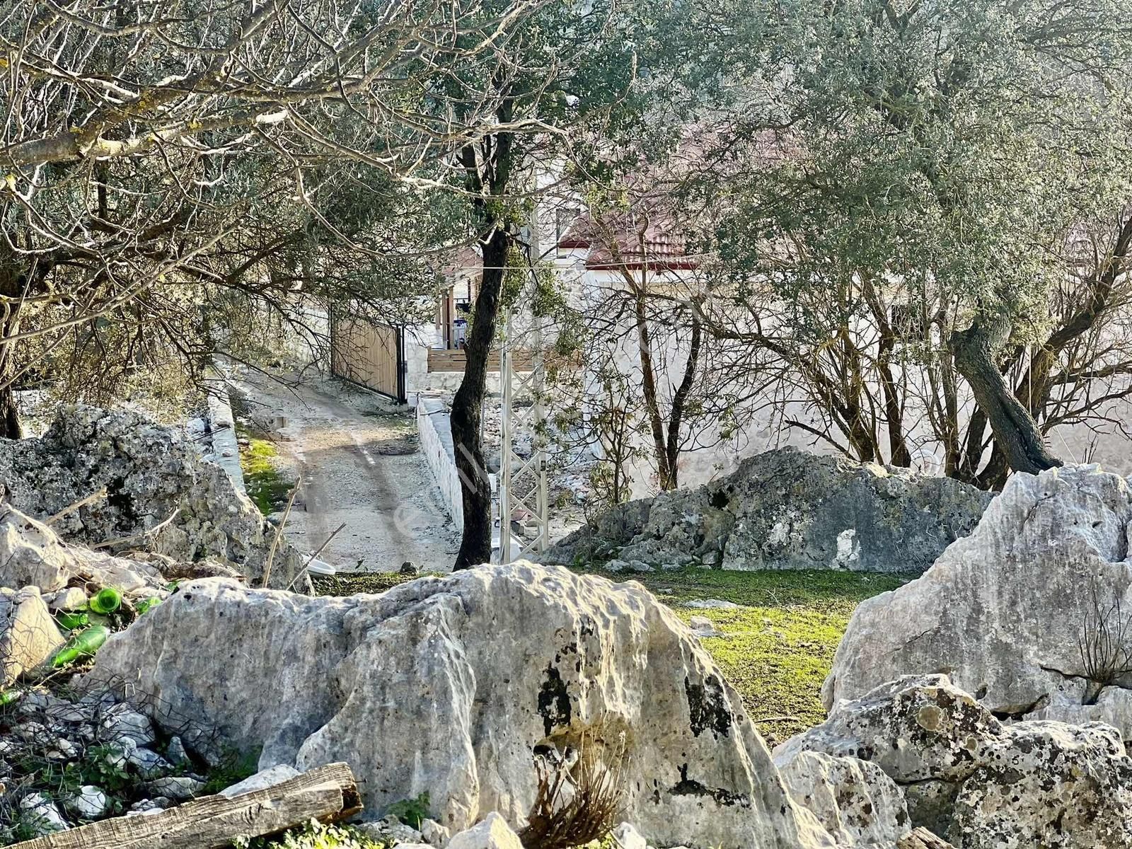 Kaş Ahatlı Da Kartal Yuvası Taş Ev Ve 1.770 M2 Bahçe - Görsel 8