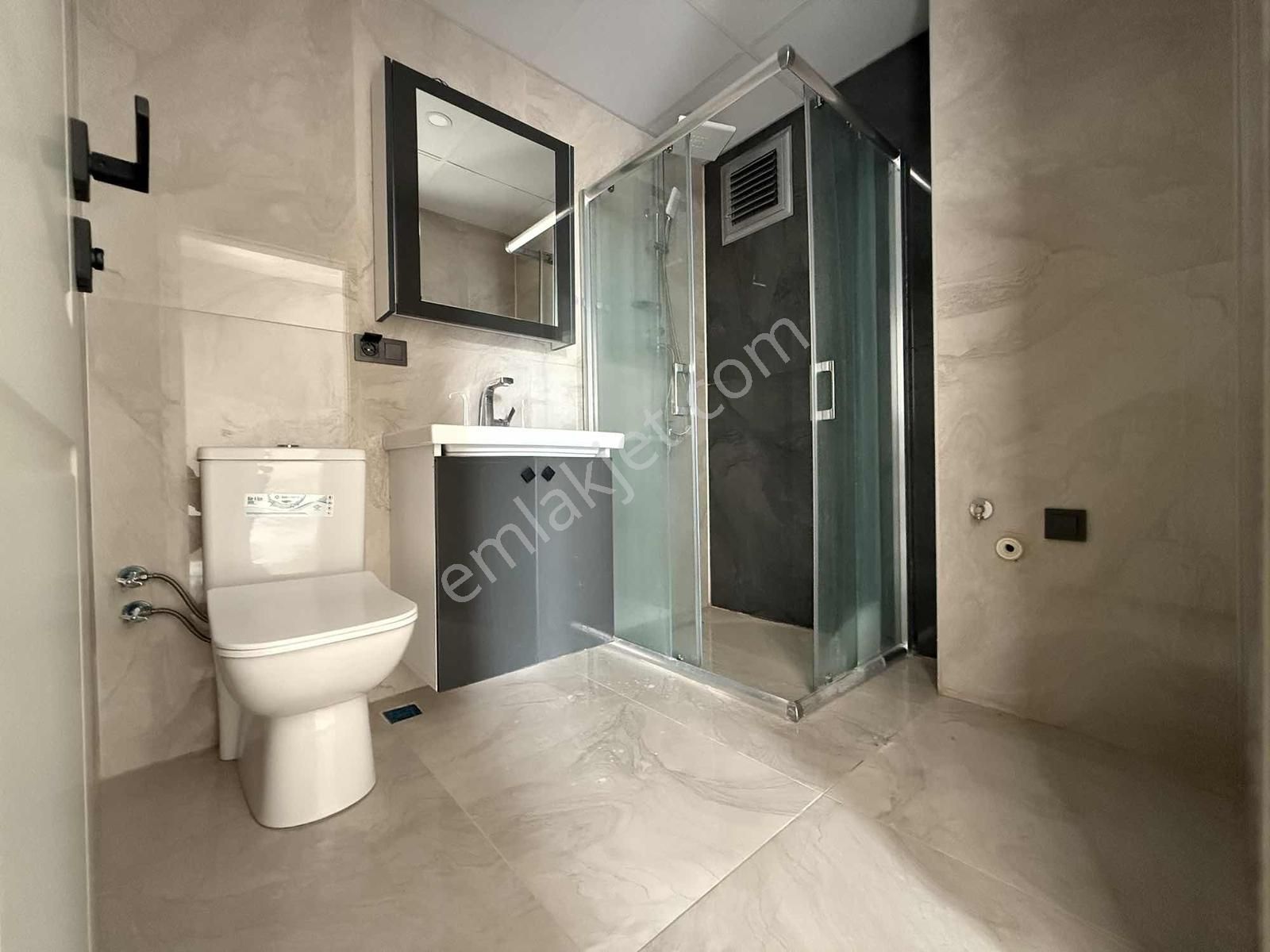 Burhaniye Bahçelievler'de Kiralık Sıfır 2+1 100 M2 Ara Kat Daire - Görsel 22