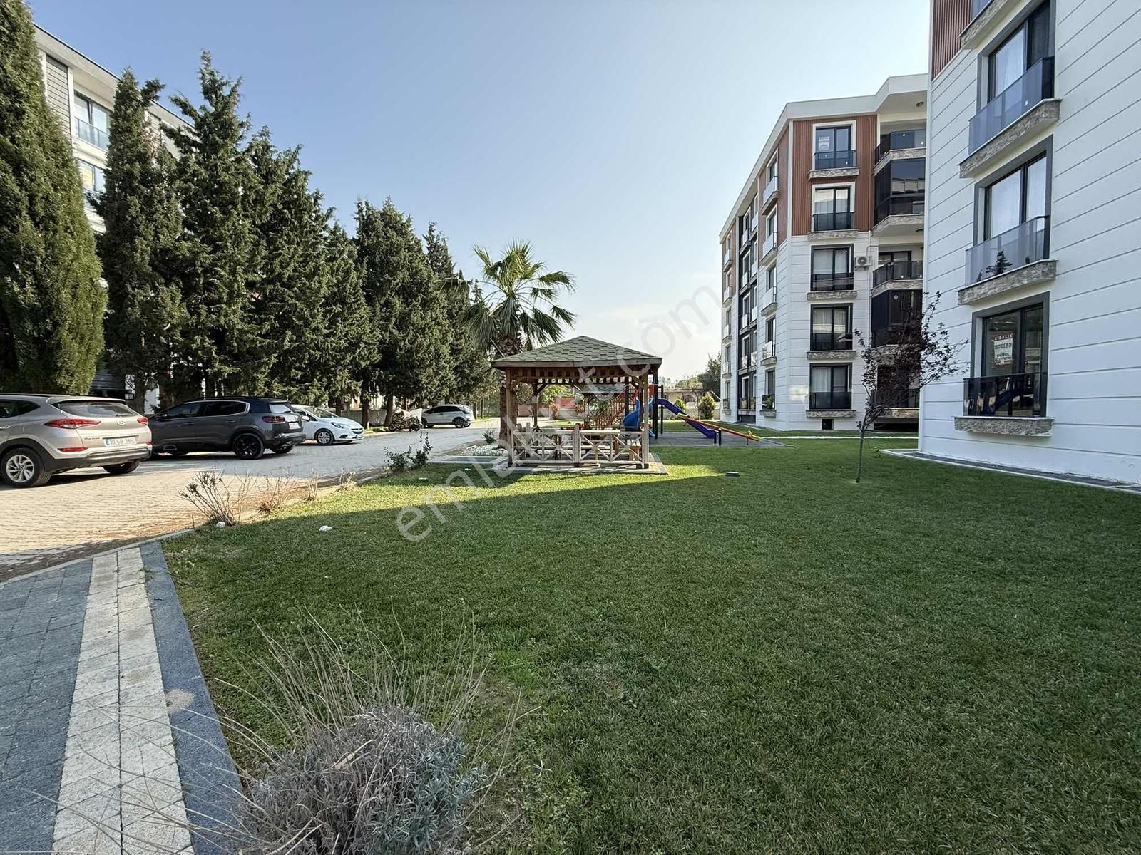 Burhaniye Bahçelievler'de Kiralık Sıfır 2+1 100 M2 Ara Kat Daire - Görsel 25