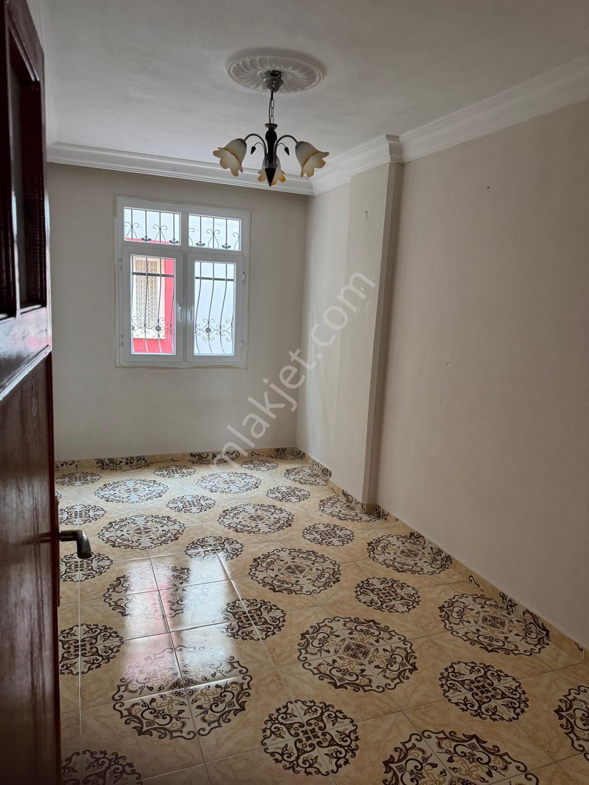 Orhangazi'de Cadde Üstü Geniş 3+1 Doğalgaz Sobalı Kiralık Ev - Görsel 7