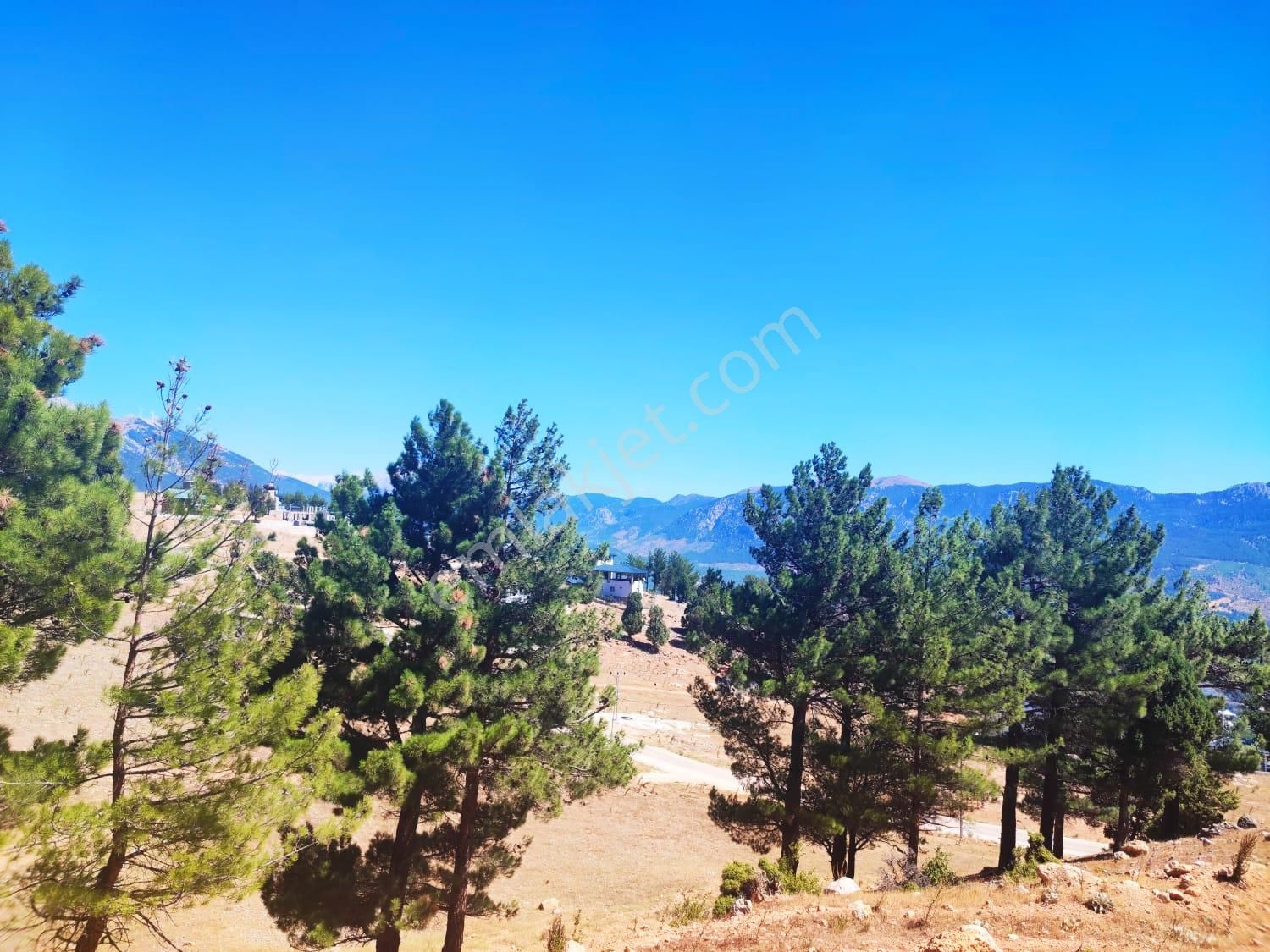 Kar Emlaktan Yenikonacık Bozkırlı Mevkiinde 420 M2 Satılık Arsa