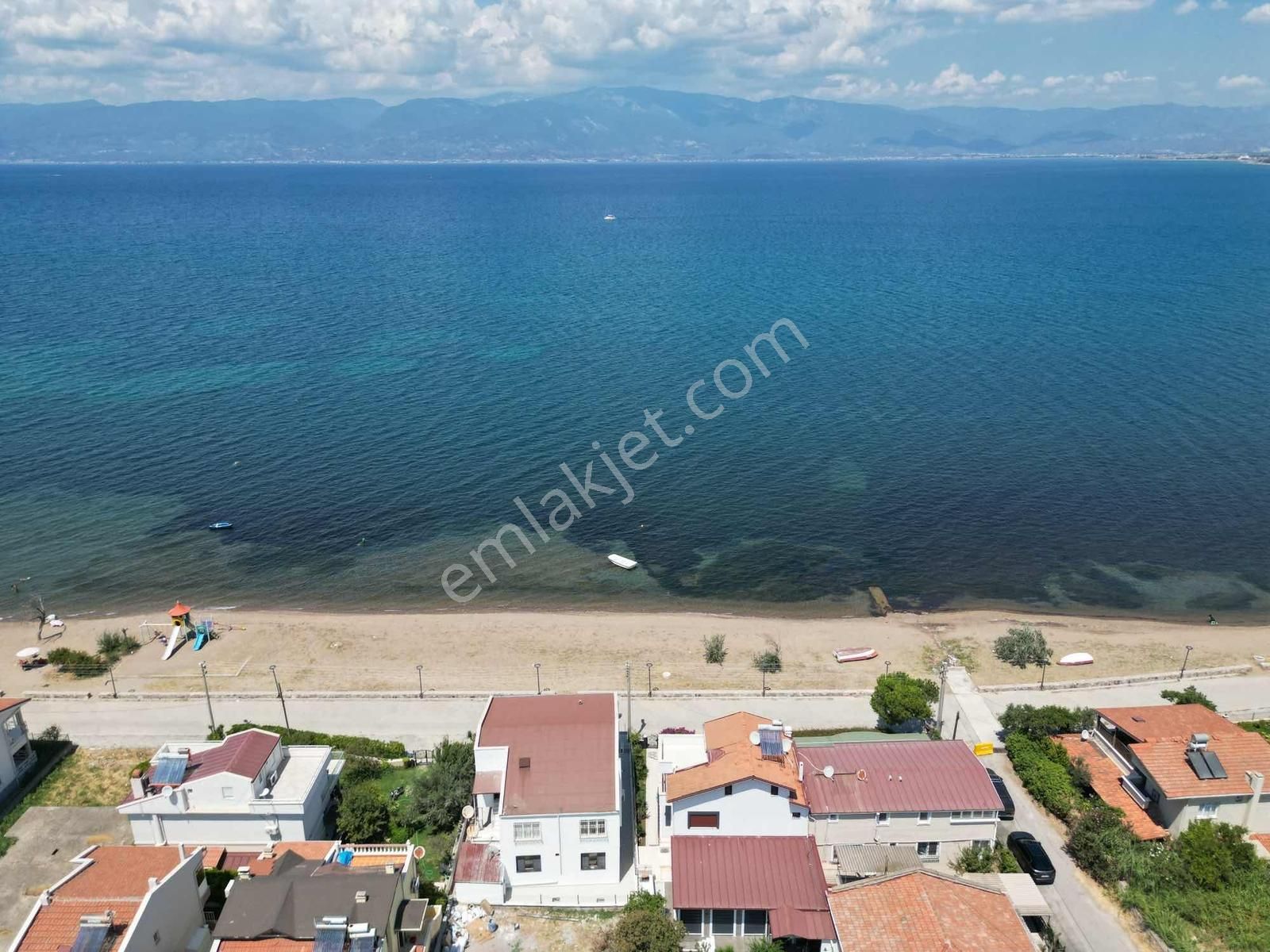 Onmax Burhaniye İskelede Denize Sıfır Körfez Manzaralı 3+1 Daire