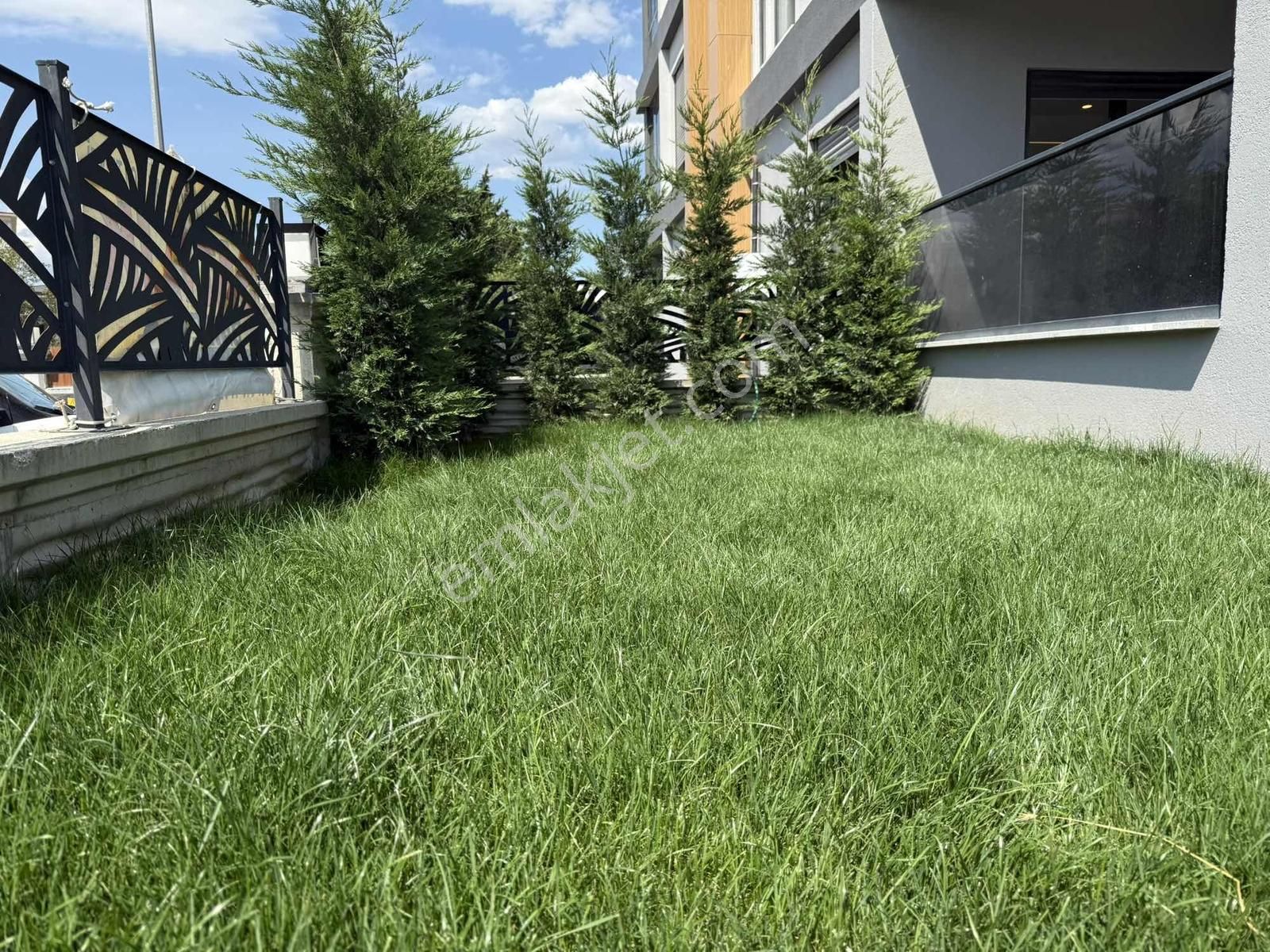 Onmax Bahçelievler'de Satılık Sıfır 2+1 225 M2 Bahçeli Lüx Daire