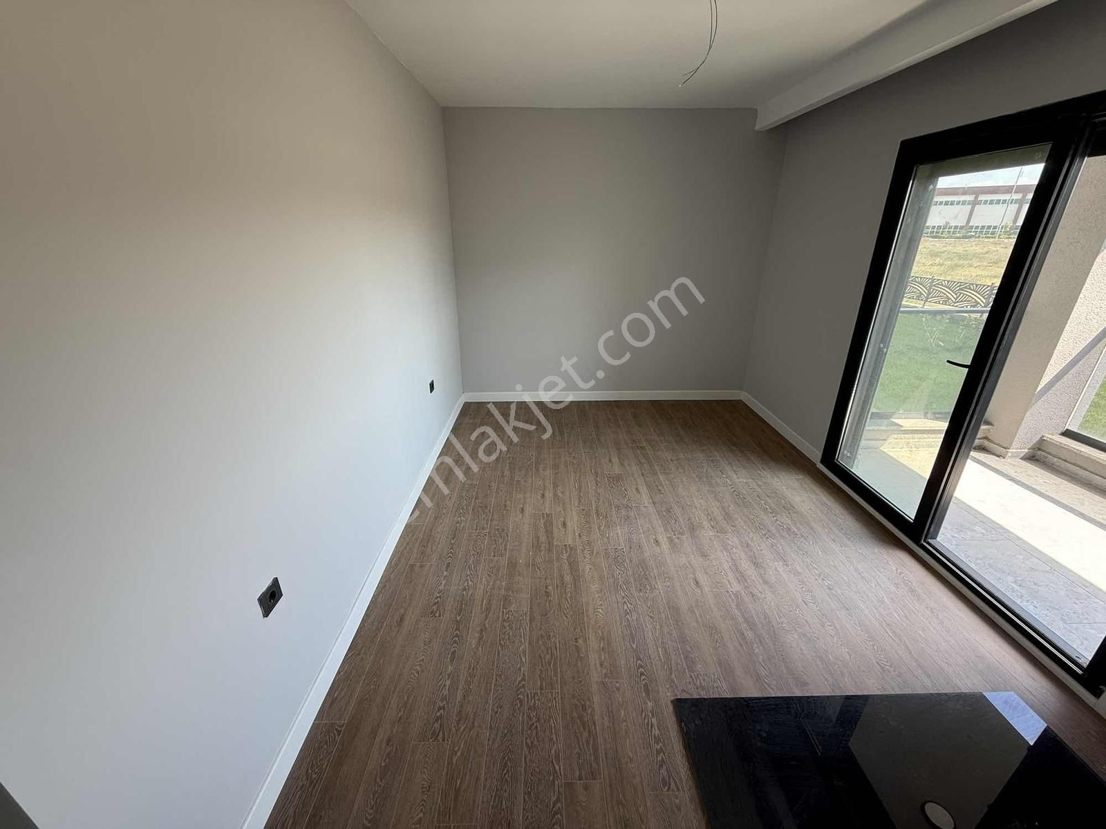 Onmax Bahçelievler'de Satılık Sıfır 2+1 225 M2 Bahçeli Lüx Daire - Görsel 18