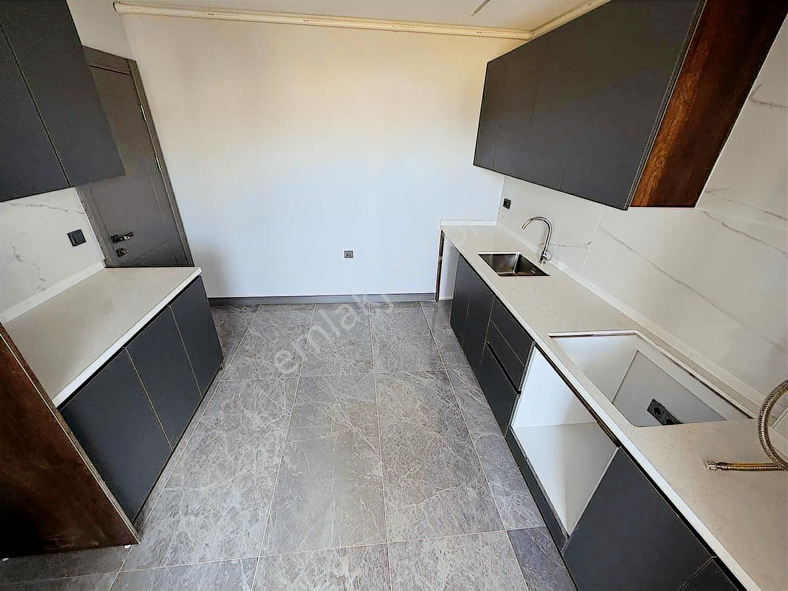 Onmax Bahçelievler'de Satılık Sıfır 2+1 115 M2 Ara Kat Daire