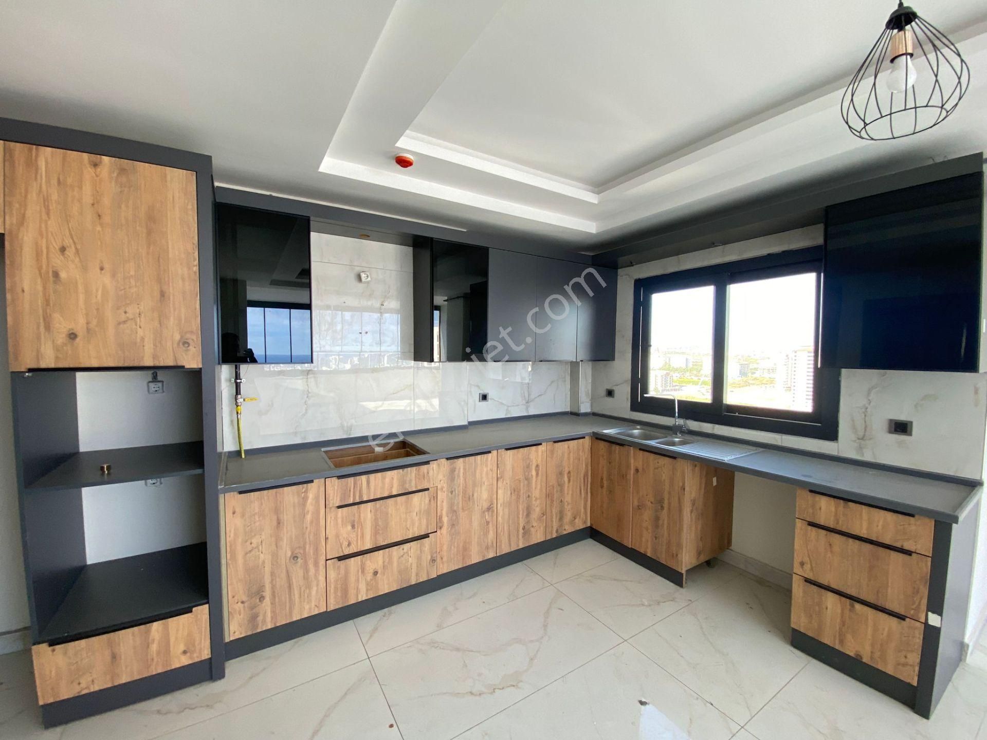 Karınca'dan Akdeniz Mh'de D.gazlı Havuzlu Sitede 4+1 Geniş Daire!