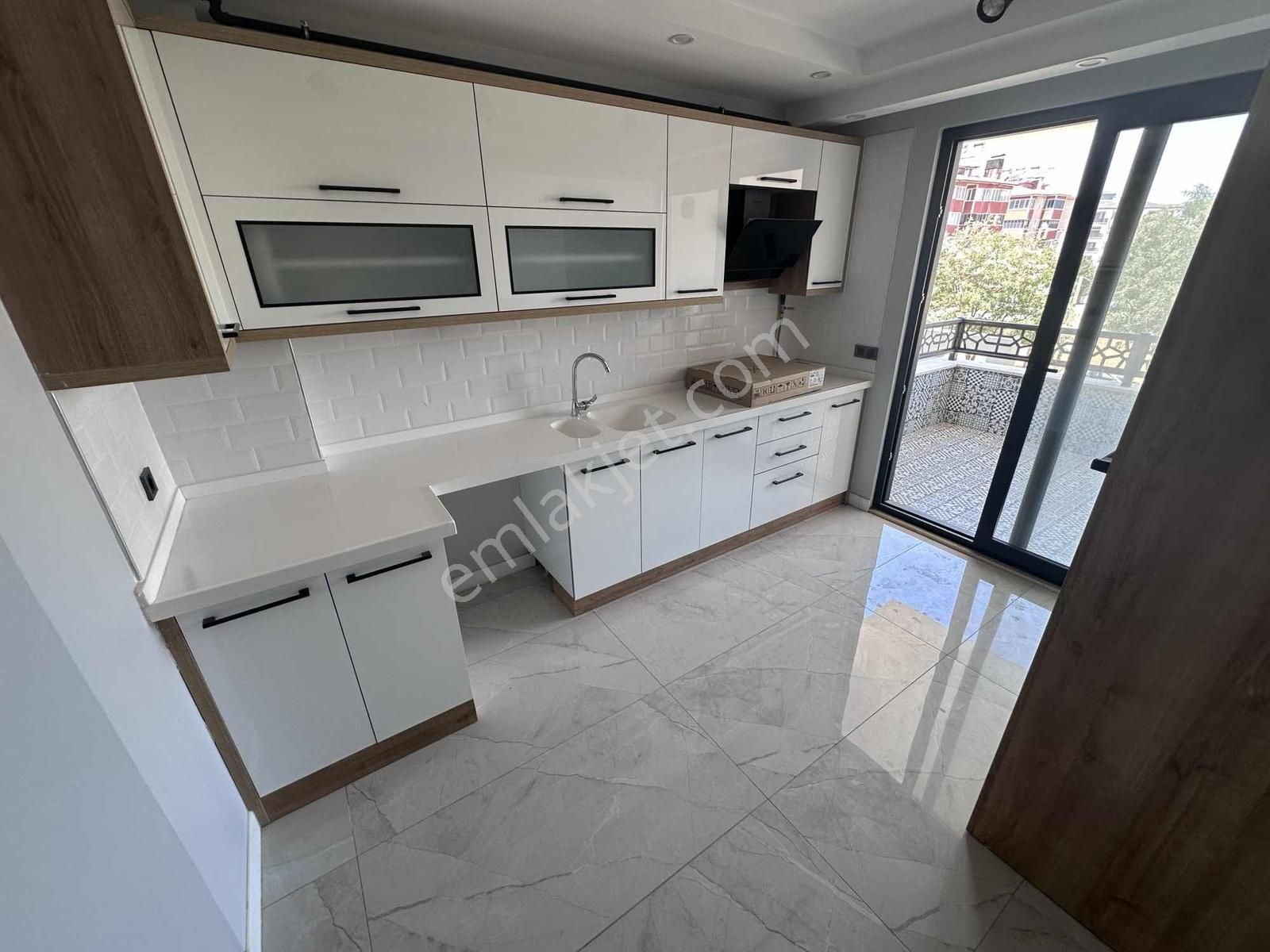 Onmax Burhaniye Merkez 2+1 Kapalı Mutfak Satılık Daire
