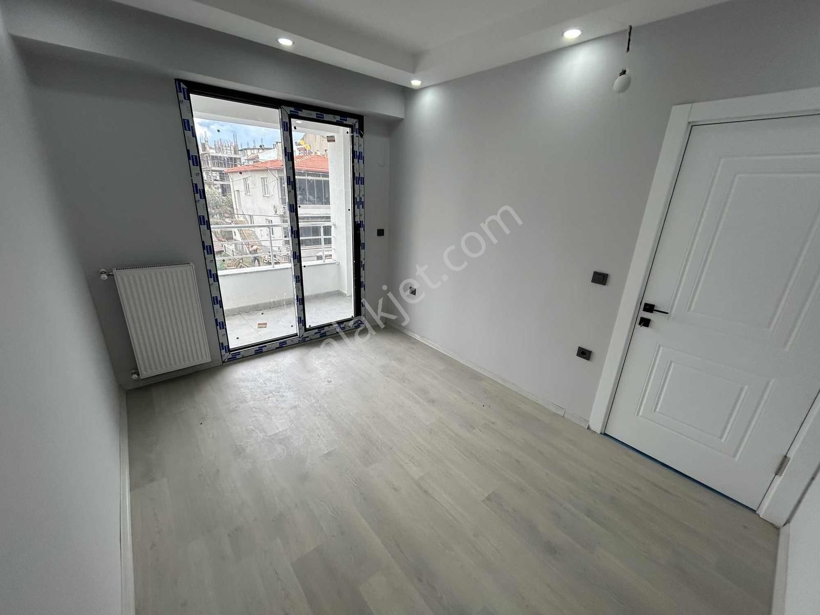 Onmax Bahçelievlerde Satılık 70 M2 1+1 Lüx Kullanışlı Daireler - Görsel 9