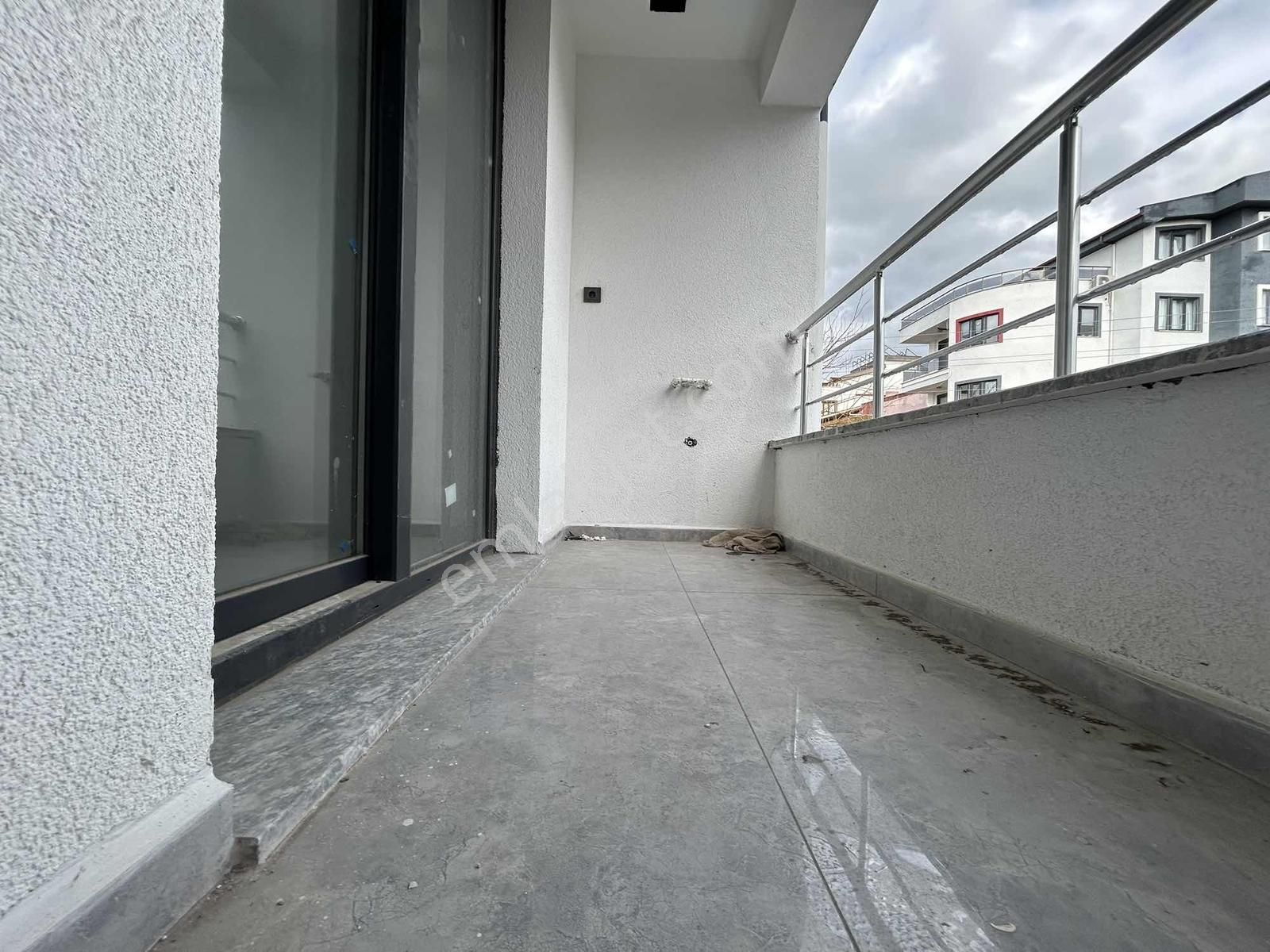 Onmax Bahçelievlerde Satılık 70 M2 1+1 Lüx Kullanışlı Daireler - Görsel 2