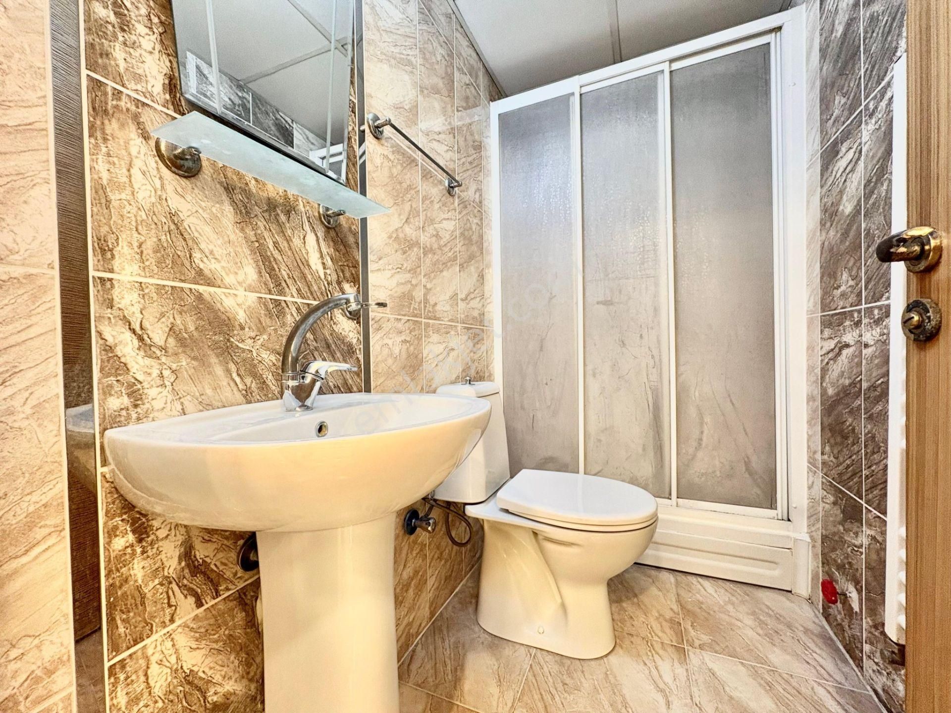 Fesleğen Mahallesinde Forum Çamlığa Yürüme Mesafesinde Full Eşyalı 1+1 Apart A173 - Görsel 10