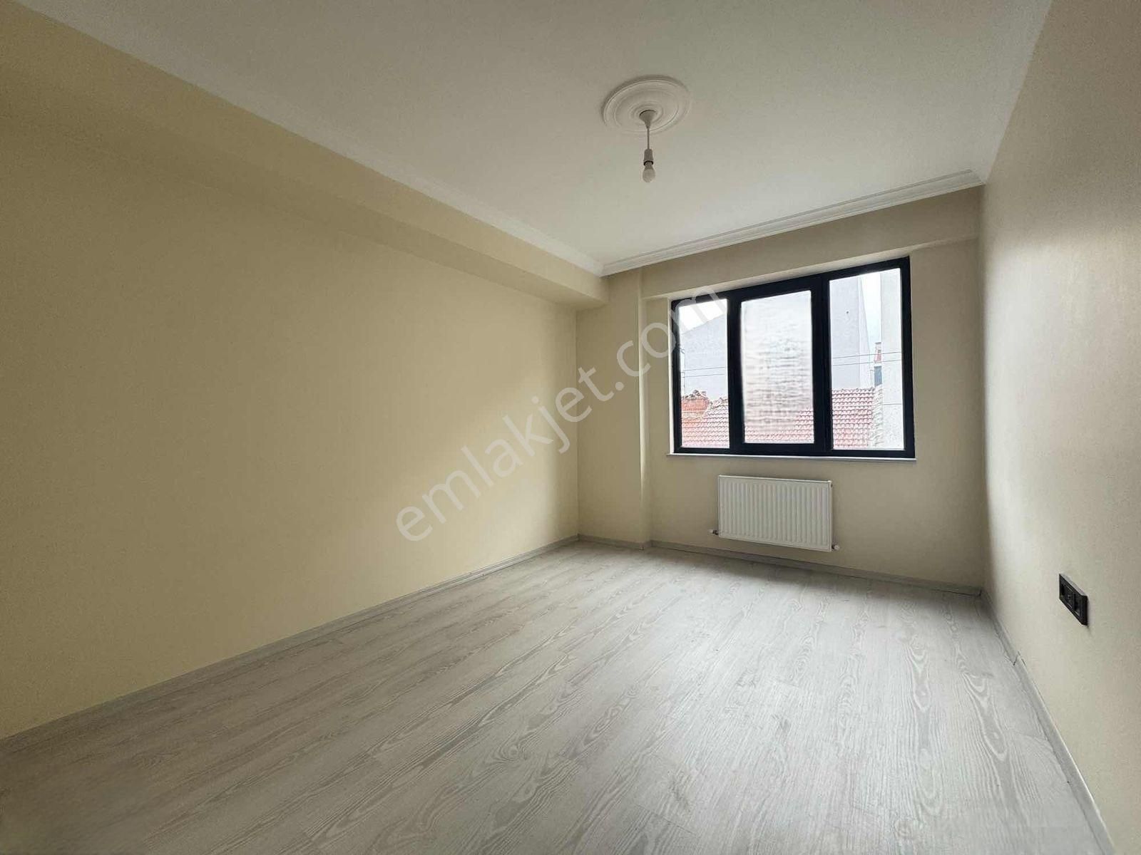 Akademi'den Çamlıca'da Ara Kat Asansörlü 1+1 Satılık Daire - Görsel 2