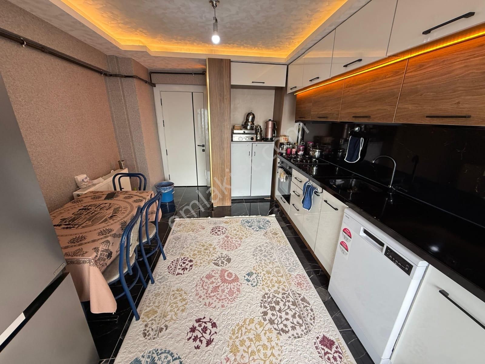 Sarıkamış Mahallesinde Ultra Lüks Yapılı Geniş M2 Katta 4+1 - Görsel 8