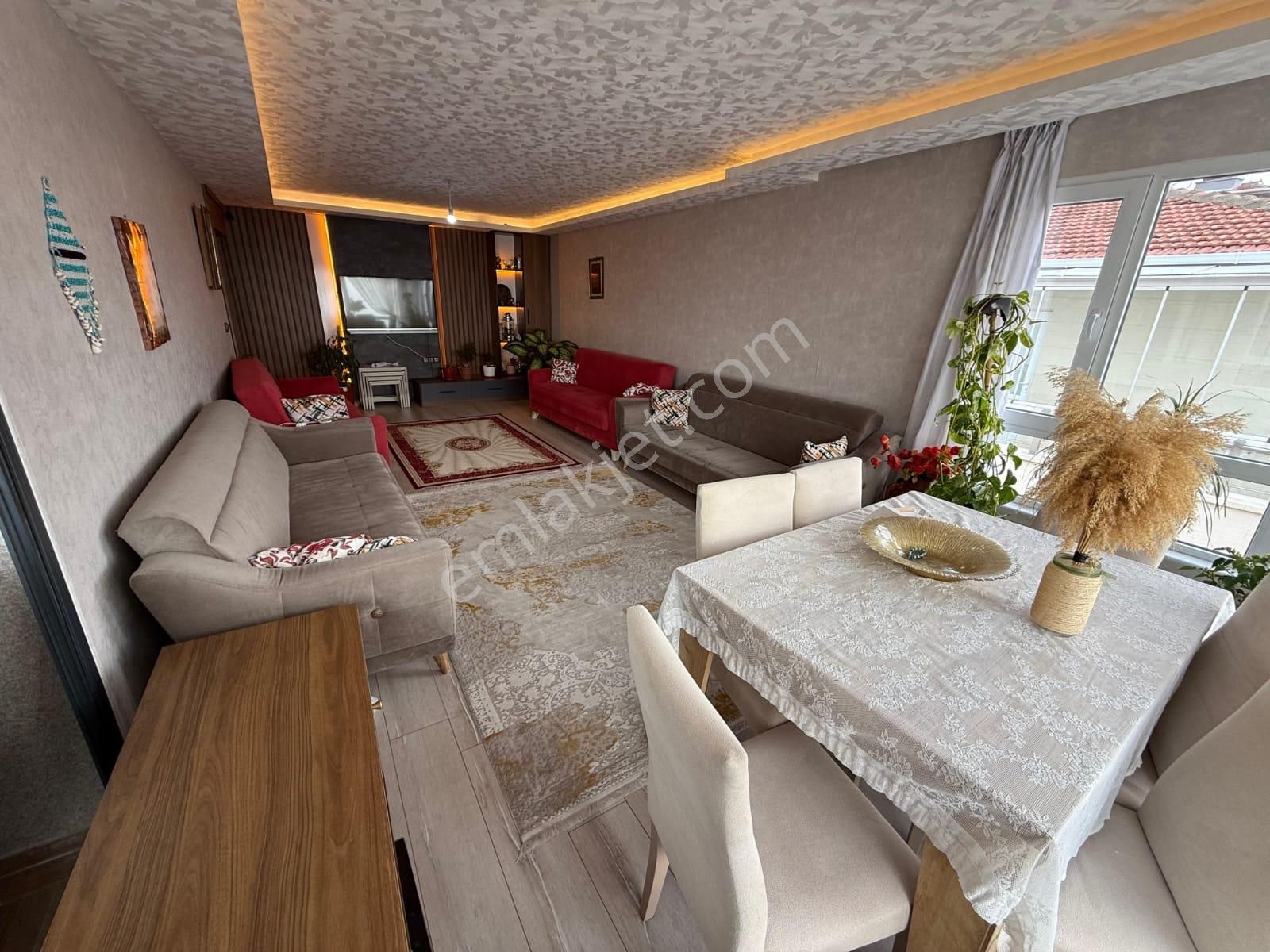 Sarıkamış Mahallesinde Ultra Lüks Yapılı Geniş M2 Katta 4+1 - Görsel 5