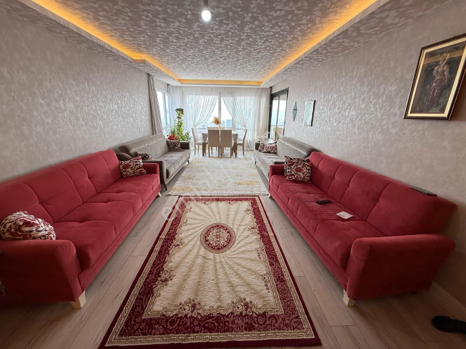 Sarıkamış Mahallesinde Ultra Lüks Yapılı Geniş M2 Katta 4+1 - Görsel 3