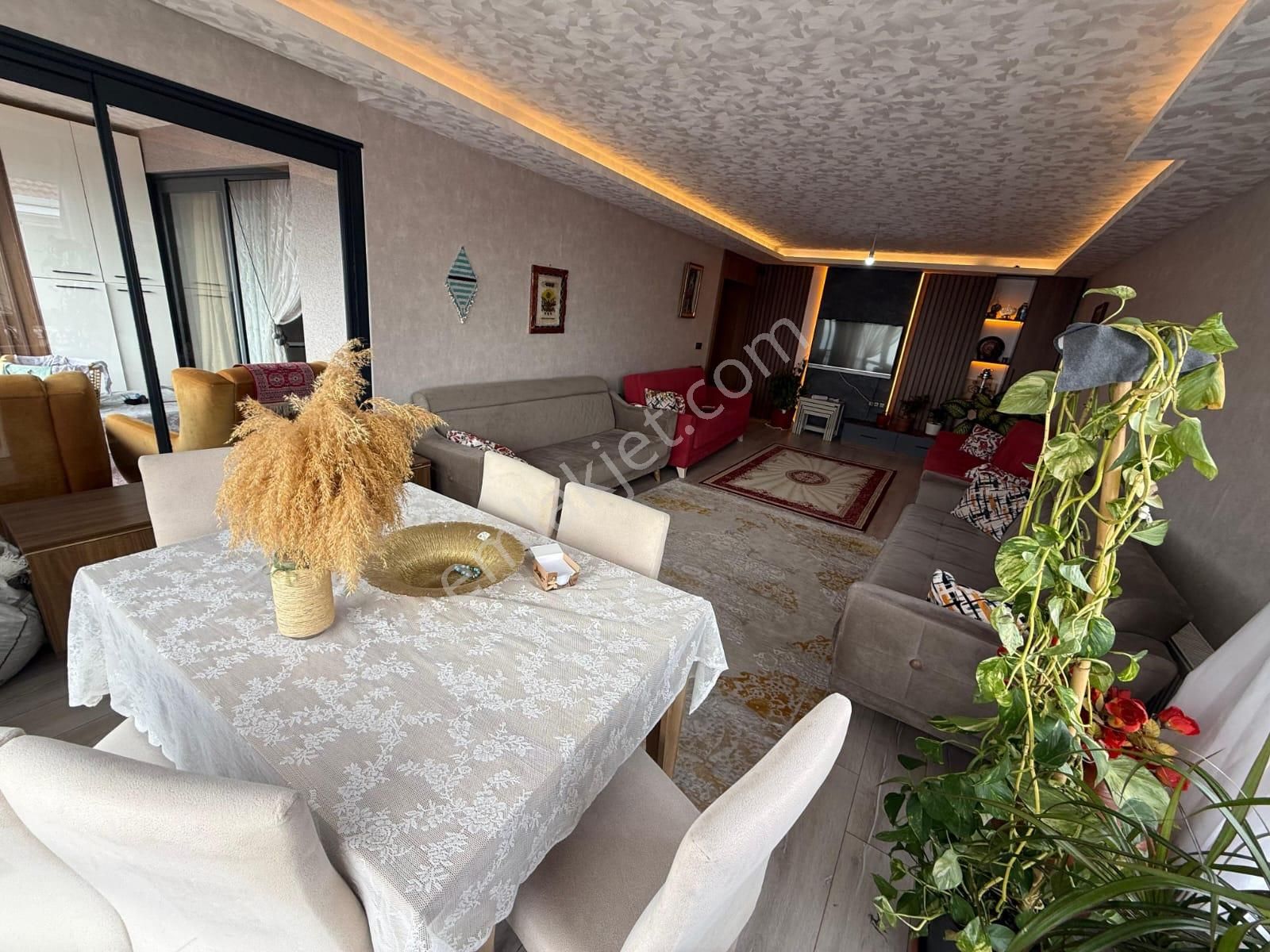 Sarıkamış Mahallesinde Ultra Lüks Yapılı Geniş M2 Katta 4+1 - Görsel 6