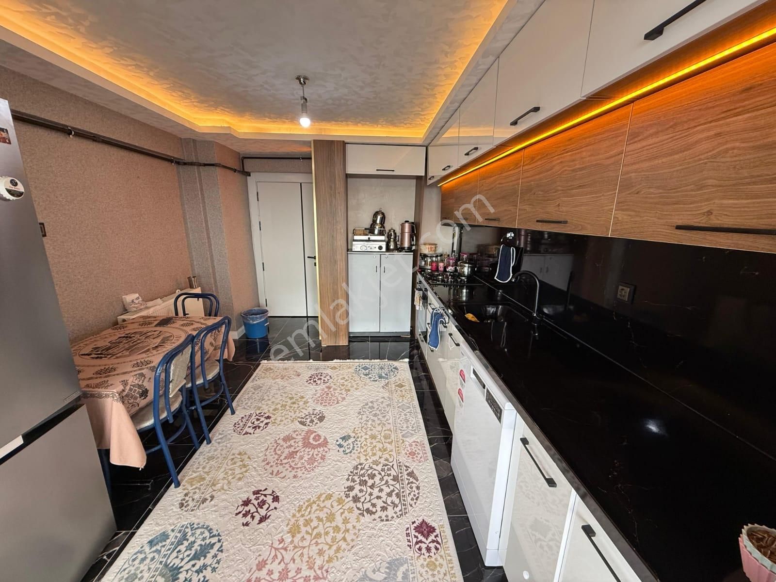 Sarıkamış Mahallesinde Ultra Lüks Yapılı Geniş M2 Katta 4+1 - Görsel 9