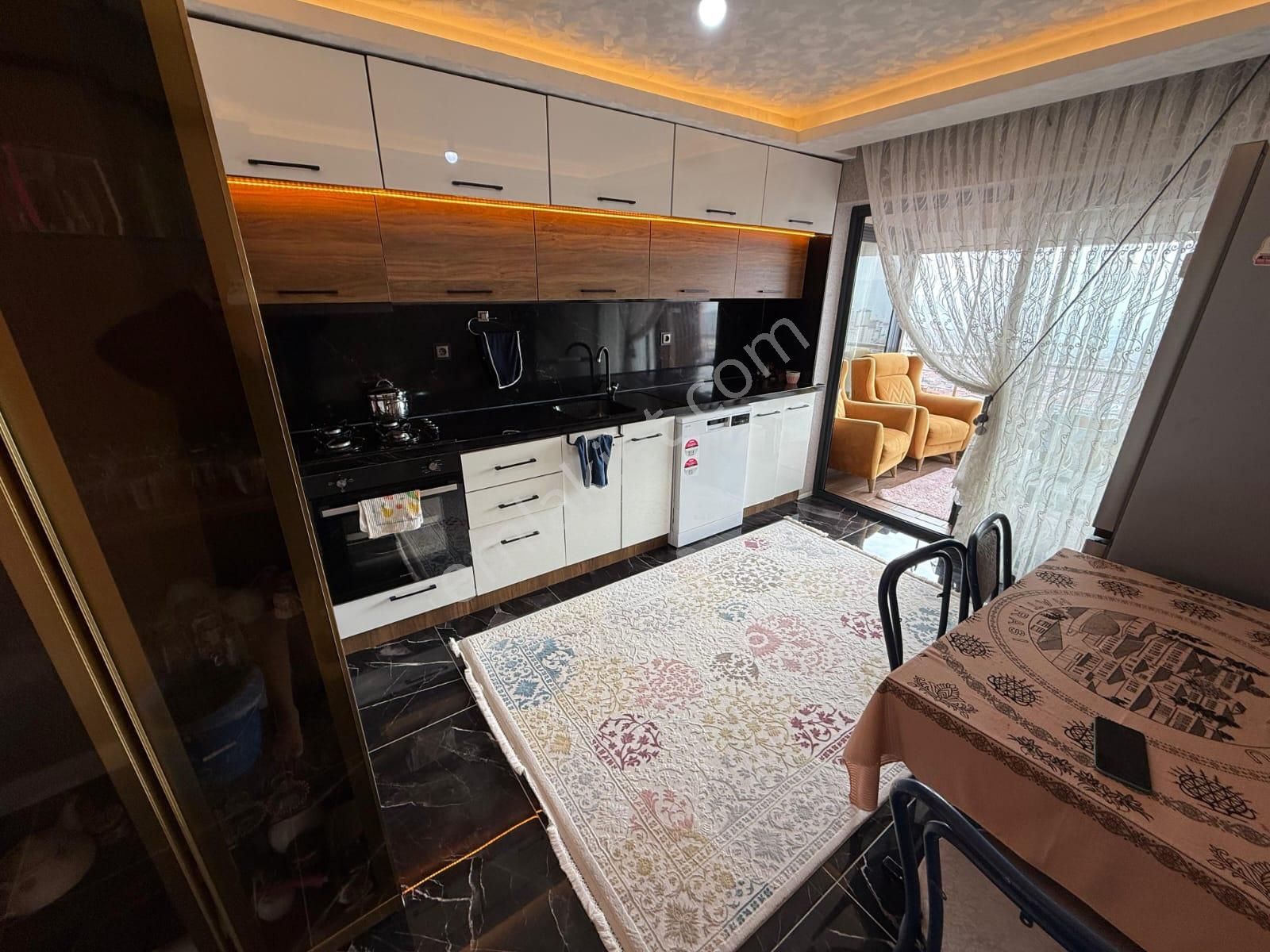 Sarıkamış Mahallesinde Ultra Lüks Yapılı Geniş M2 Katta 4+1 - Görsel 10