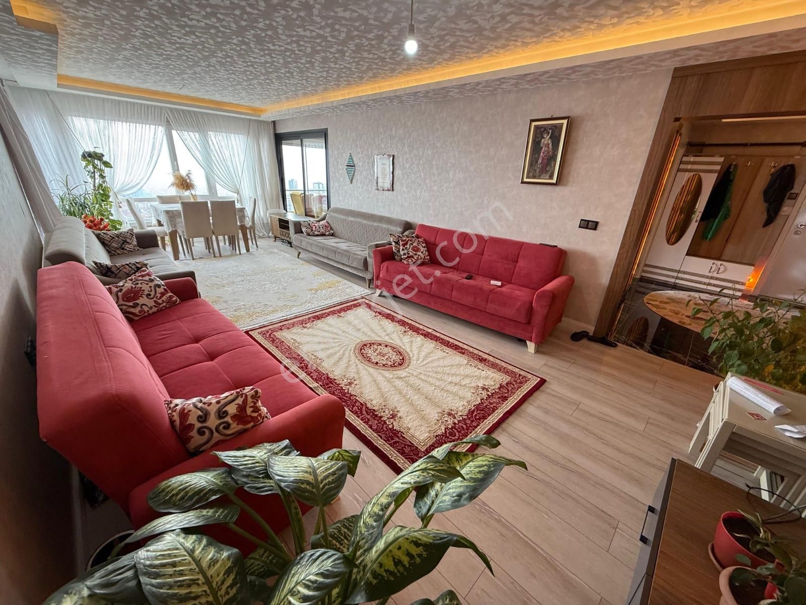 Sarıkamış Mahallesinde Ultra Lüks Yapılı Geniş M2 Katta 4+1