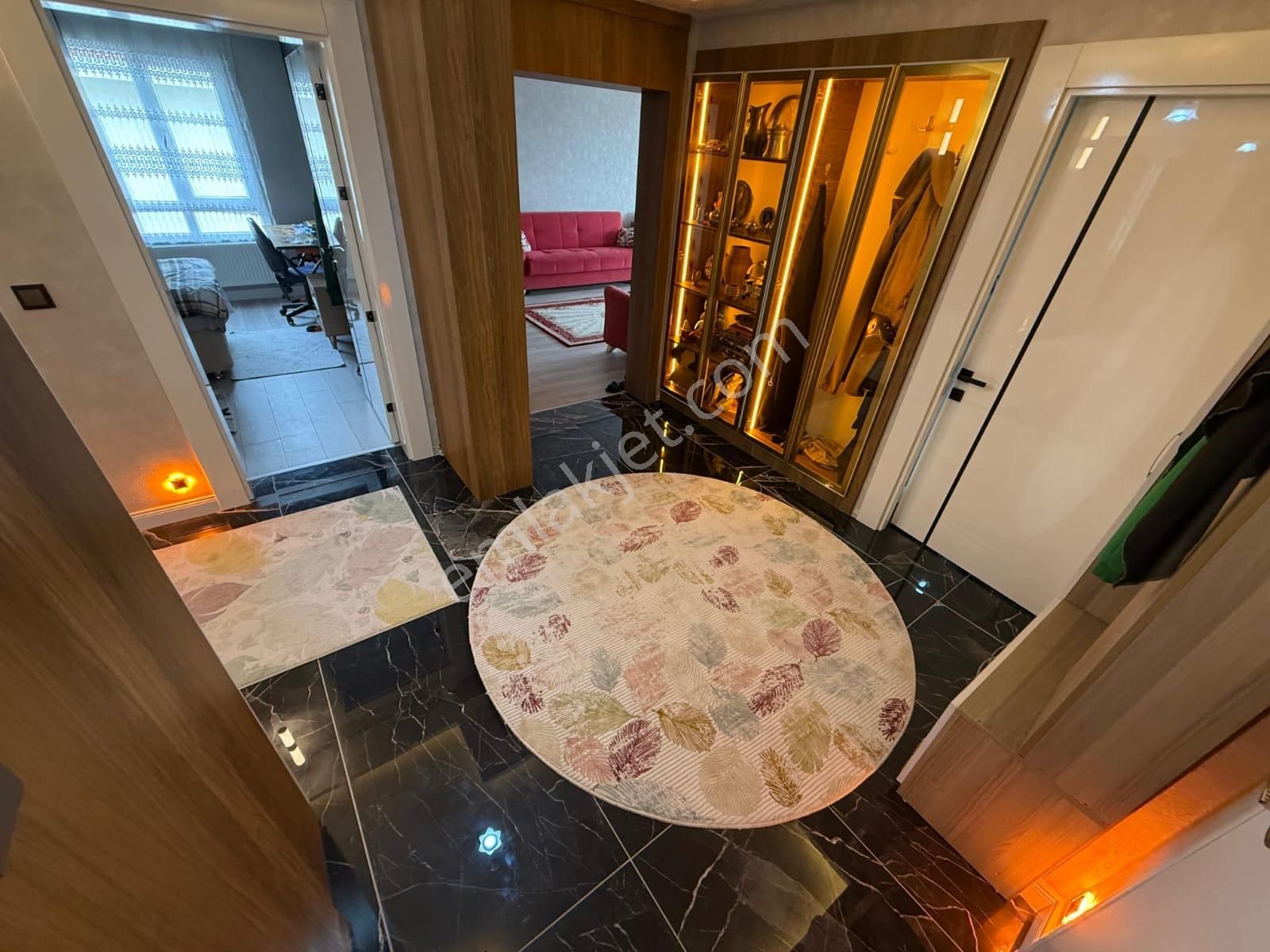 Sarıkamış Mahallesinde Ultra Lüks Yapılı Geniş M2 Katta 4+1 - Görsel 24